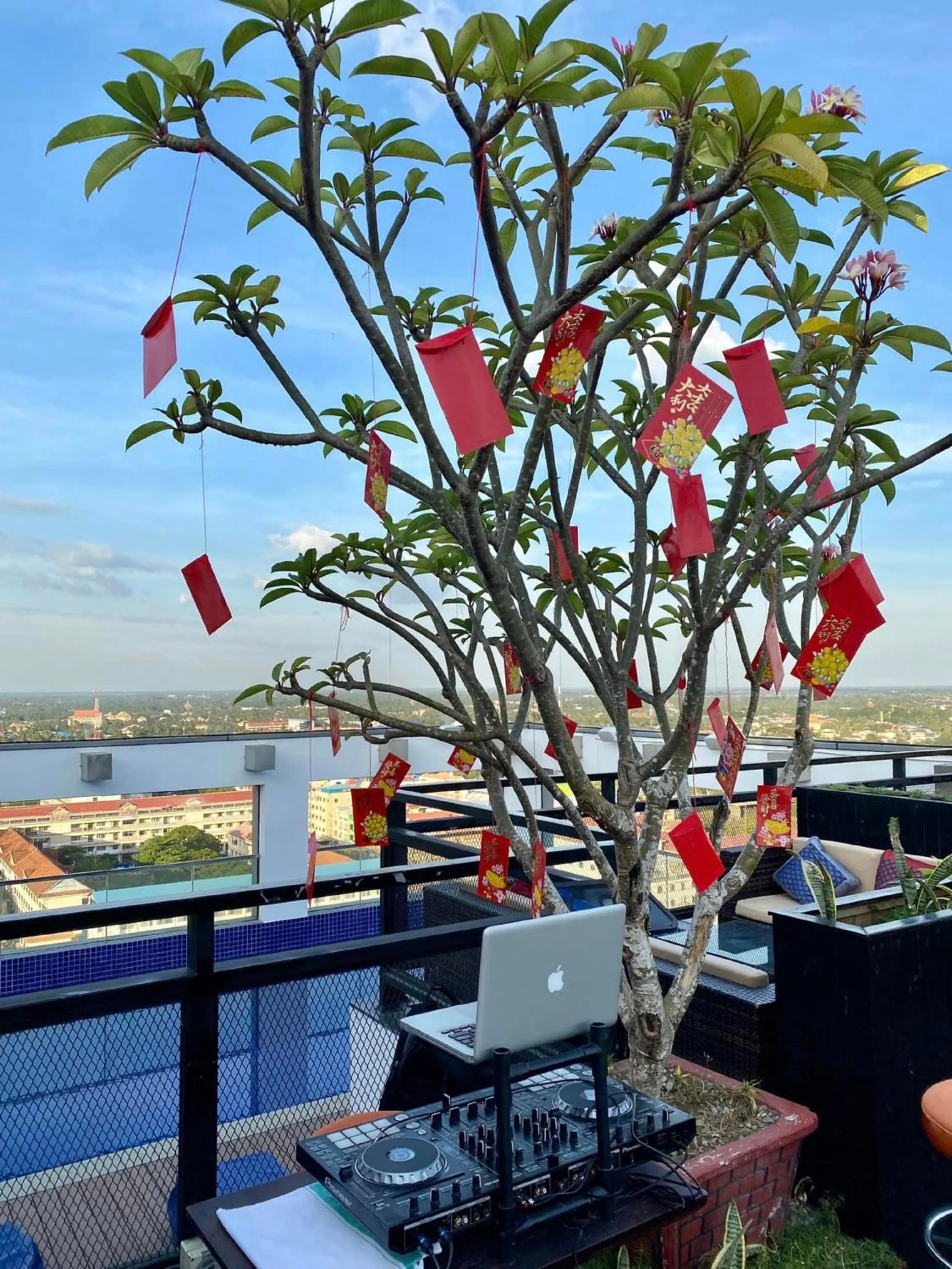 Lounge or bar in V V Hotel Battambang