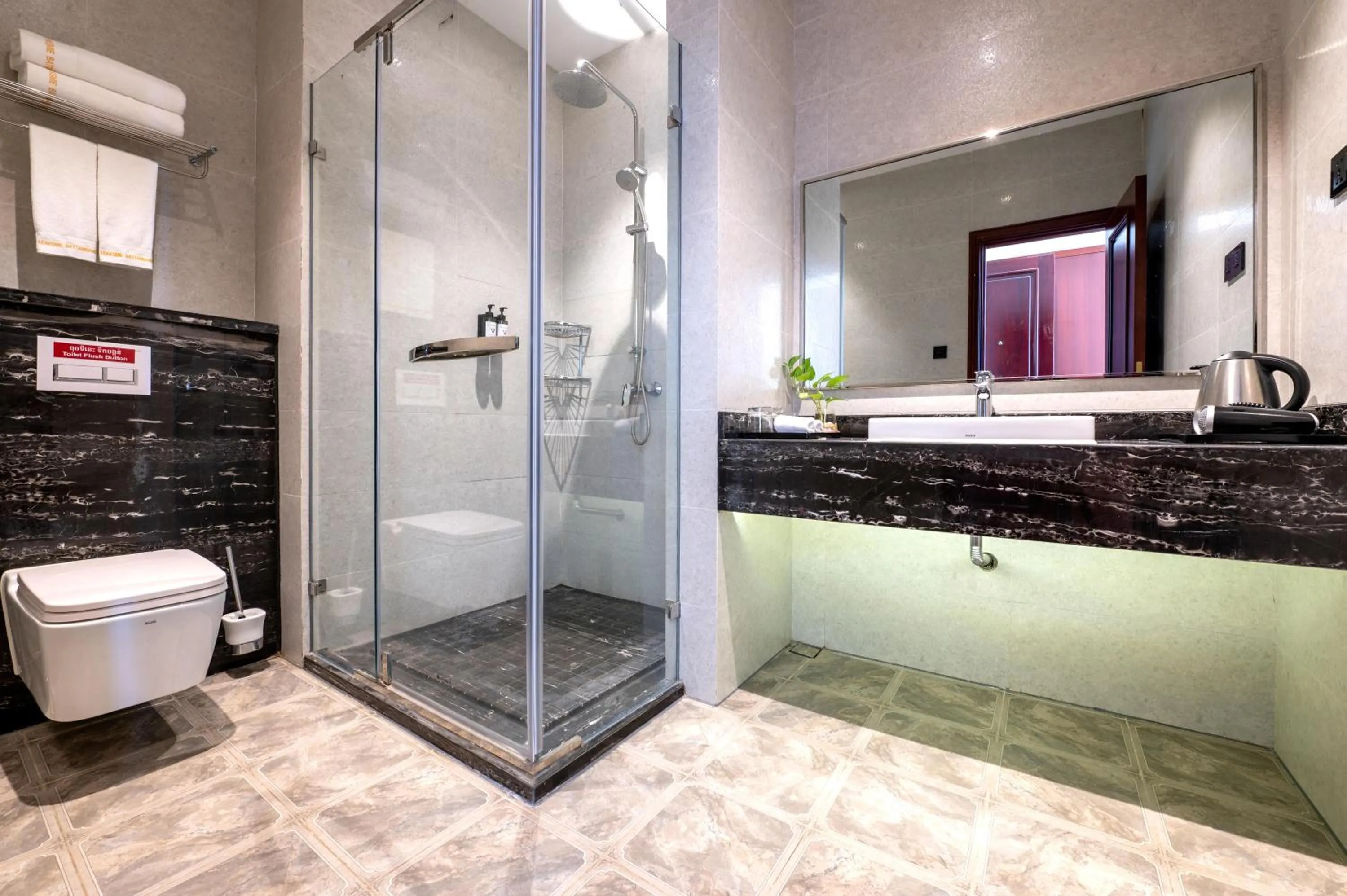 Bathroom in V V Hotel Battambang