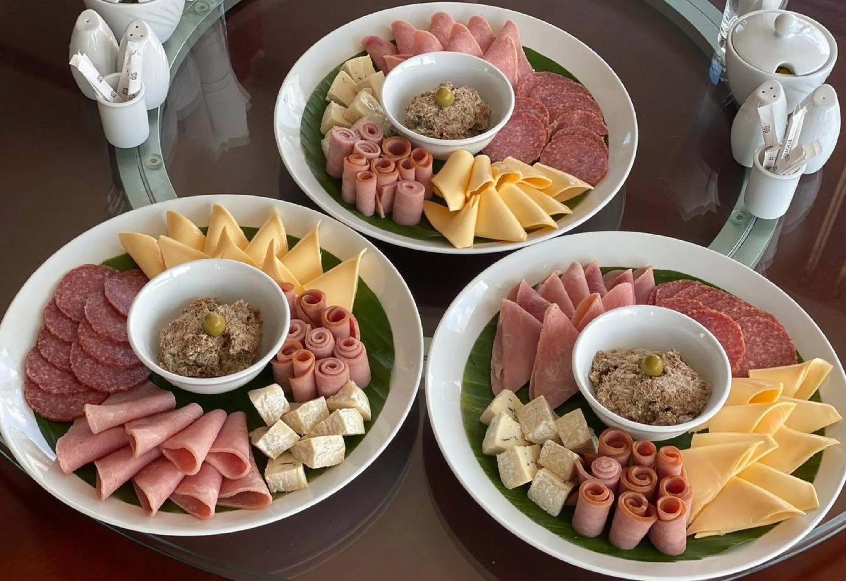 Restaurant/places to eat in V V Hotel Battambang