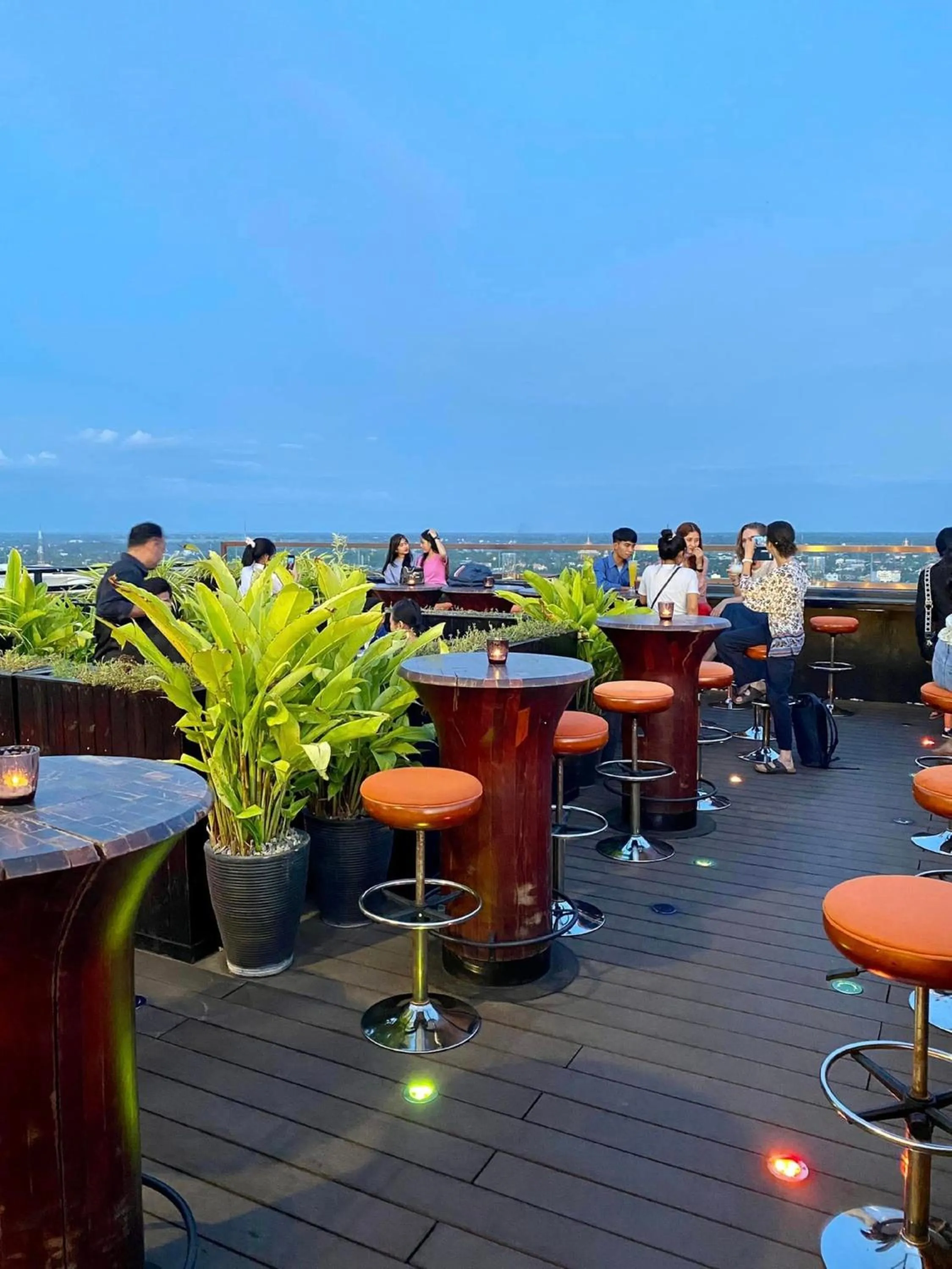 Lounge or bar in V V Hotel Battambang