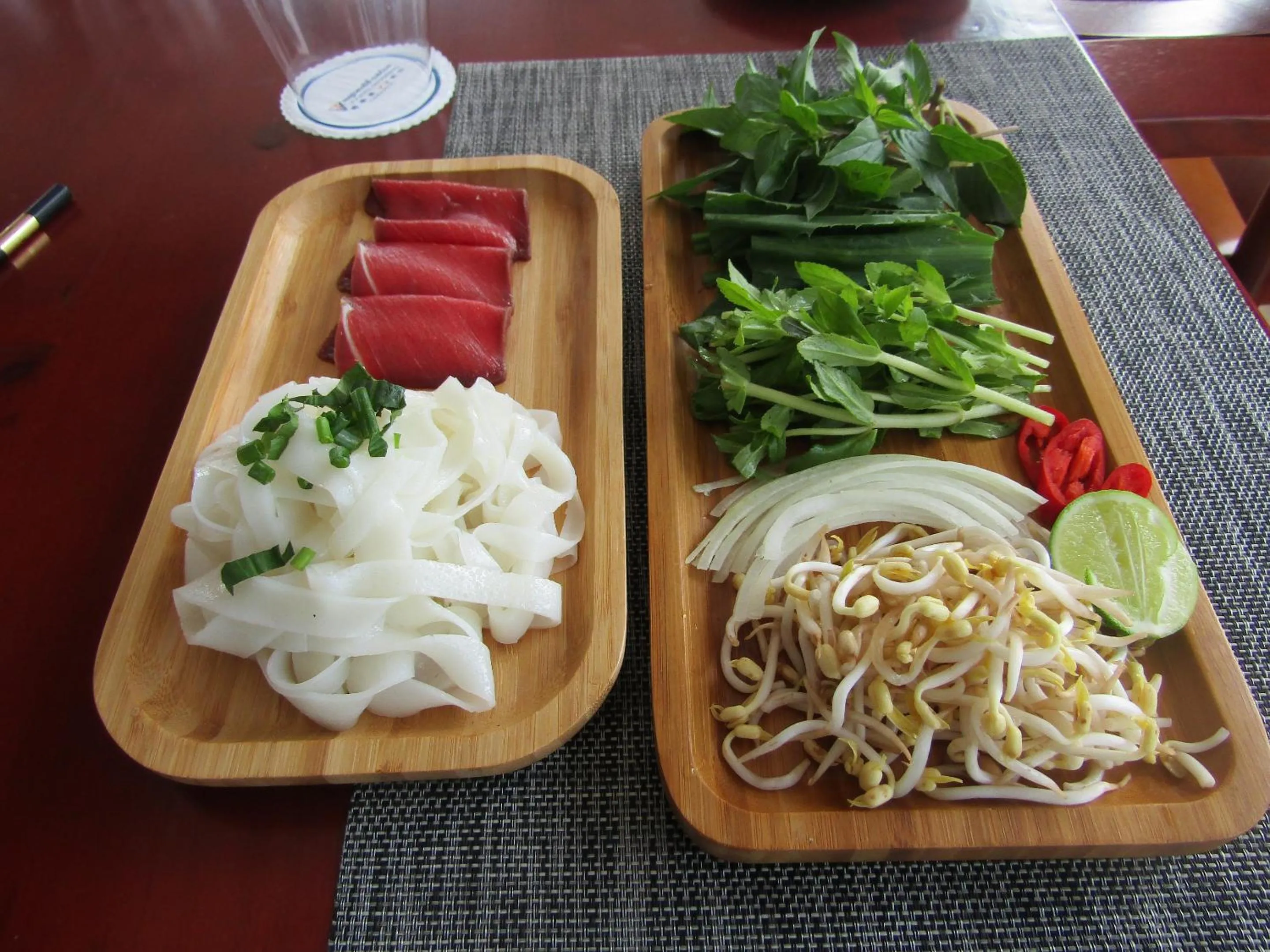 Restaurant/places to eat in V V Hotel Battambang