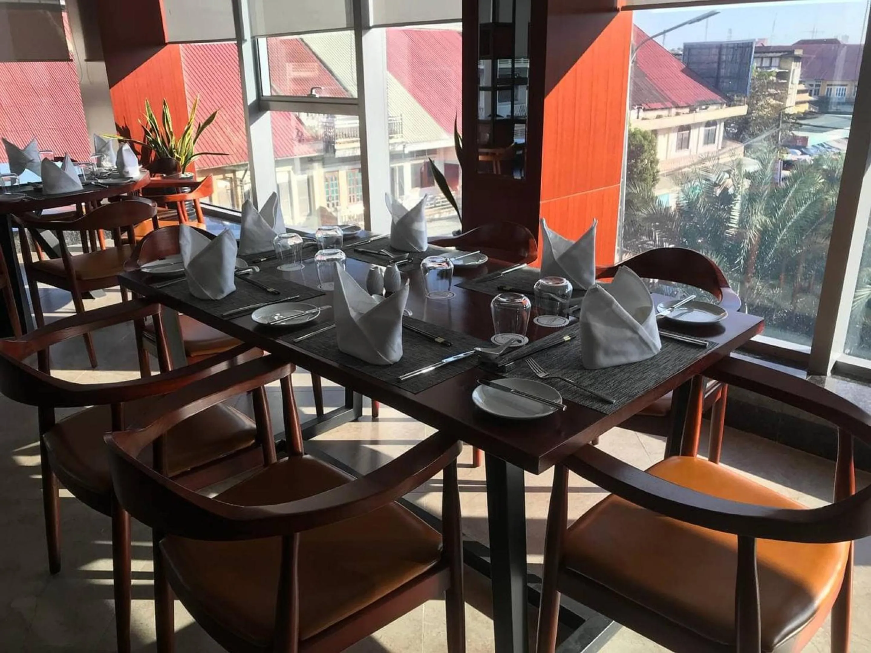 Restaurant/places to eat in V V Hotel Battambang