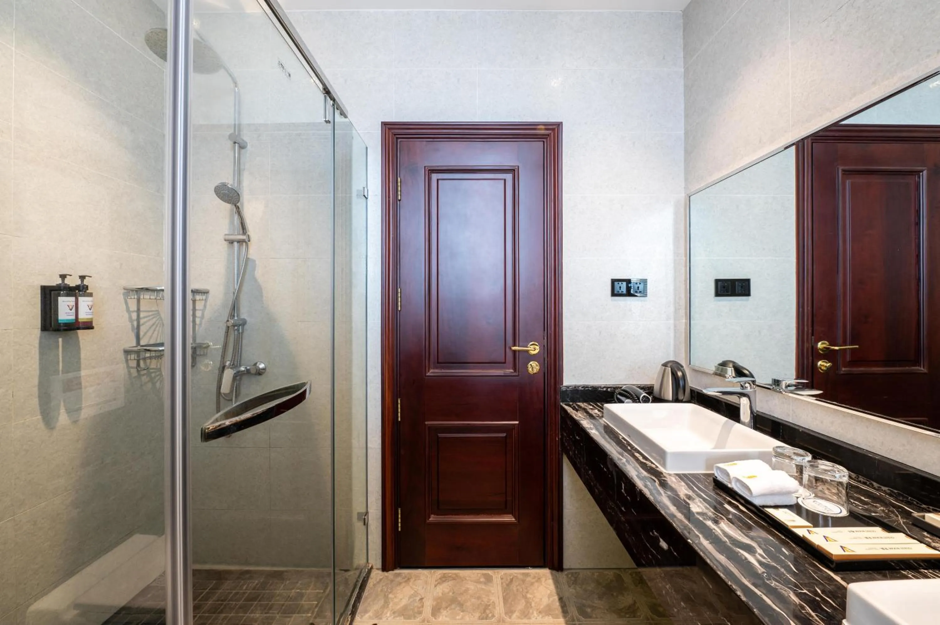 Bathroom in V V Hotel Battambang