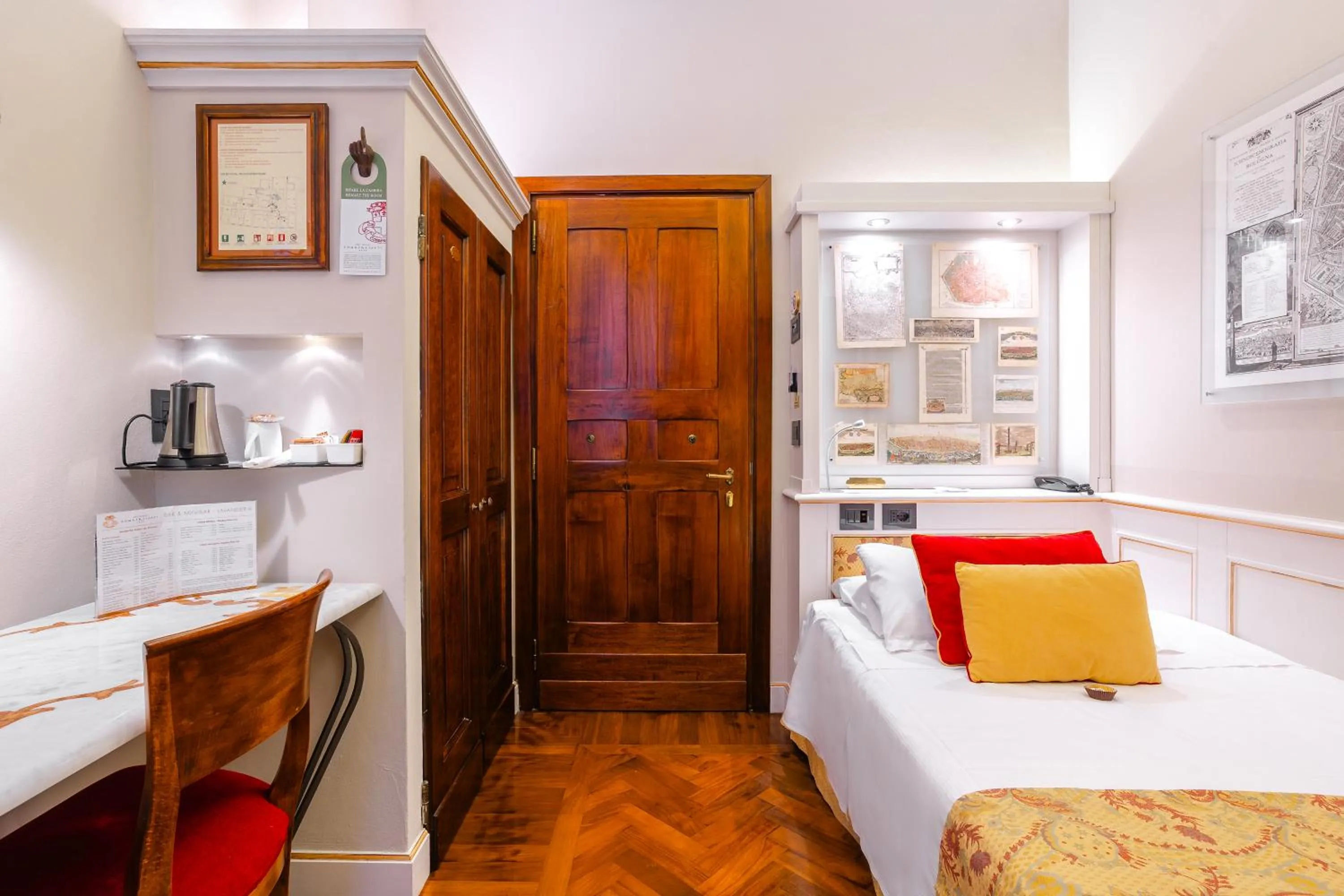 Photo of the whole room, Bed in Art Hotel Commercianti