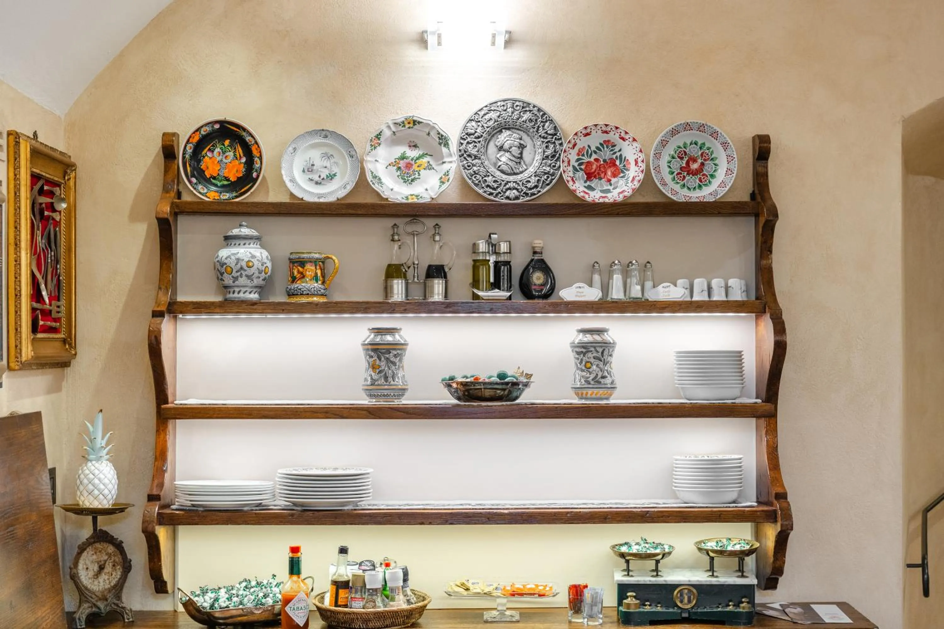 Buffet breakfast in Art Hotel Commercianti