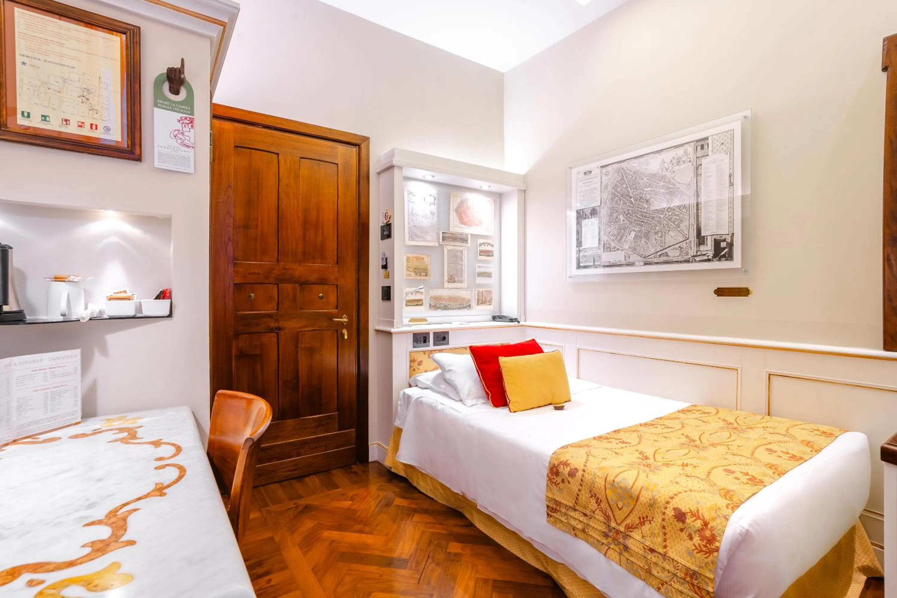 Photo of the whole room, Bed in Art Hotel Commercianti