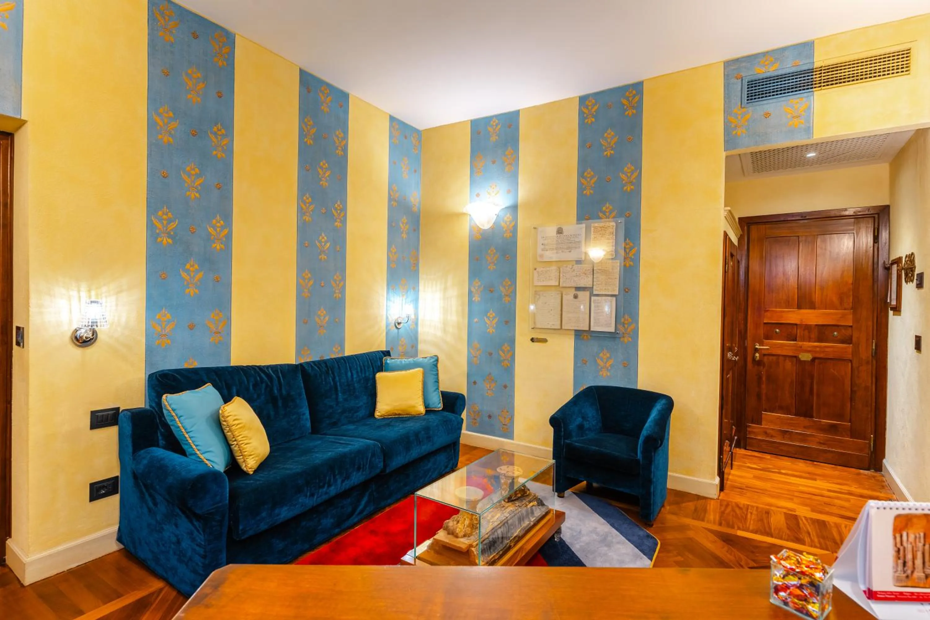 Photo of the whole room in Art Hotel Commercianti