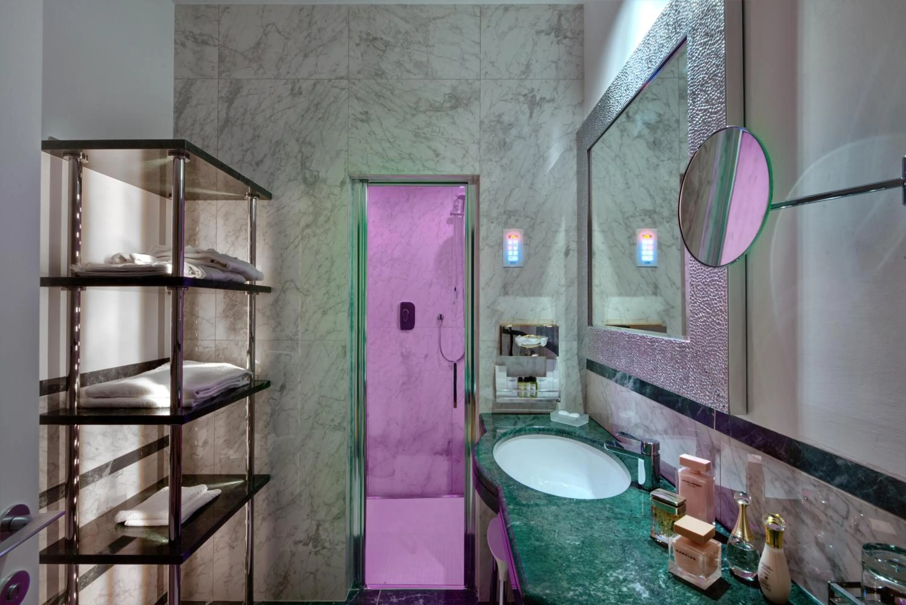 Bathroom in Art Hotel Commercianti