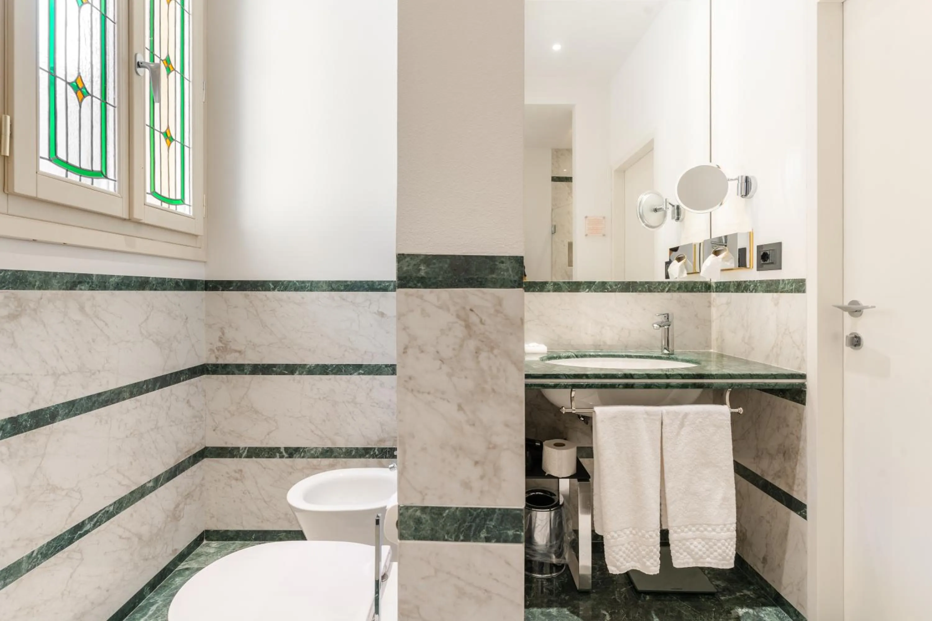 Bathroom in Art Hotel Commercianti