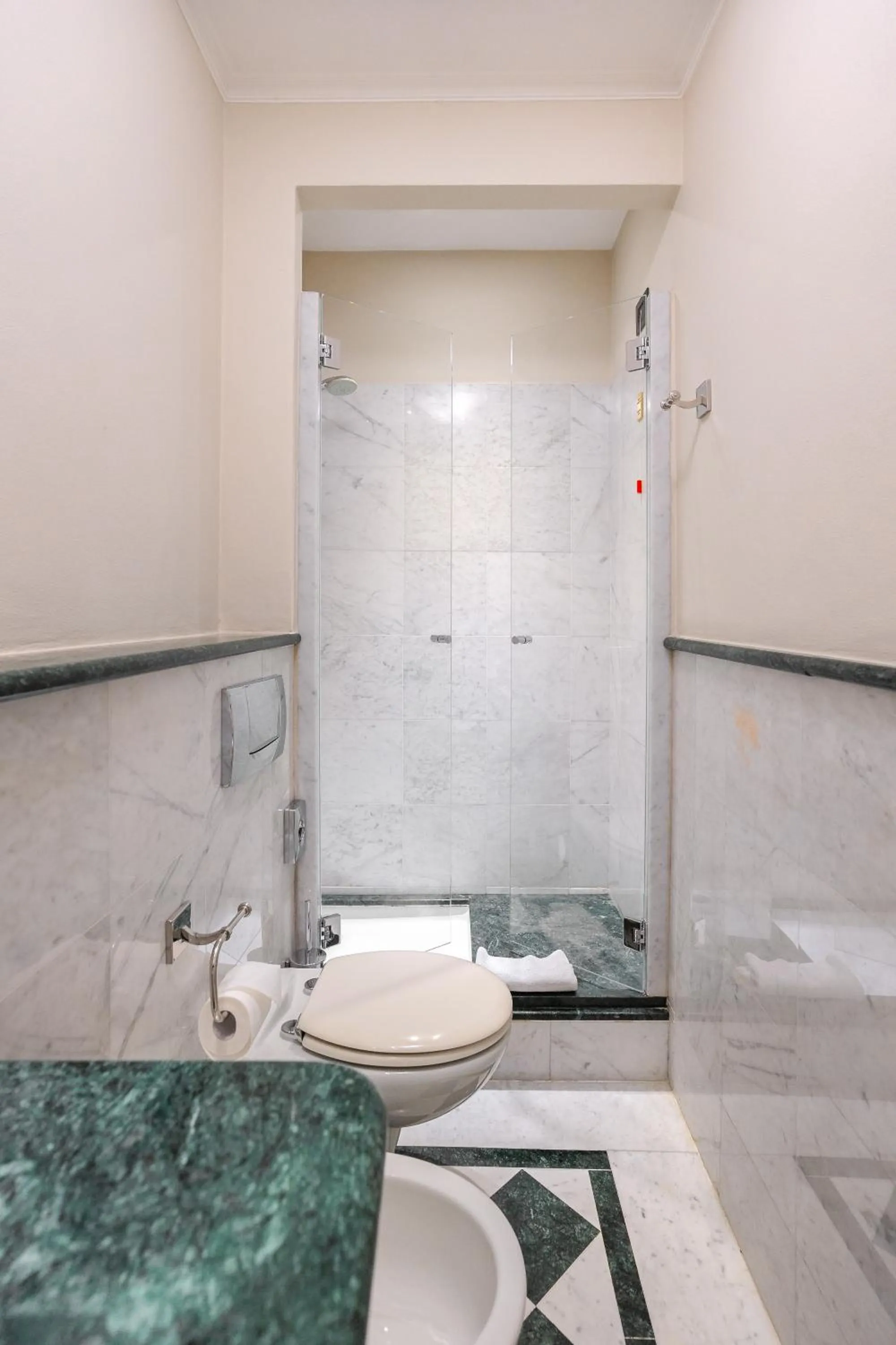 Bathroom in Art Hotel Commercianti