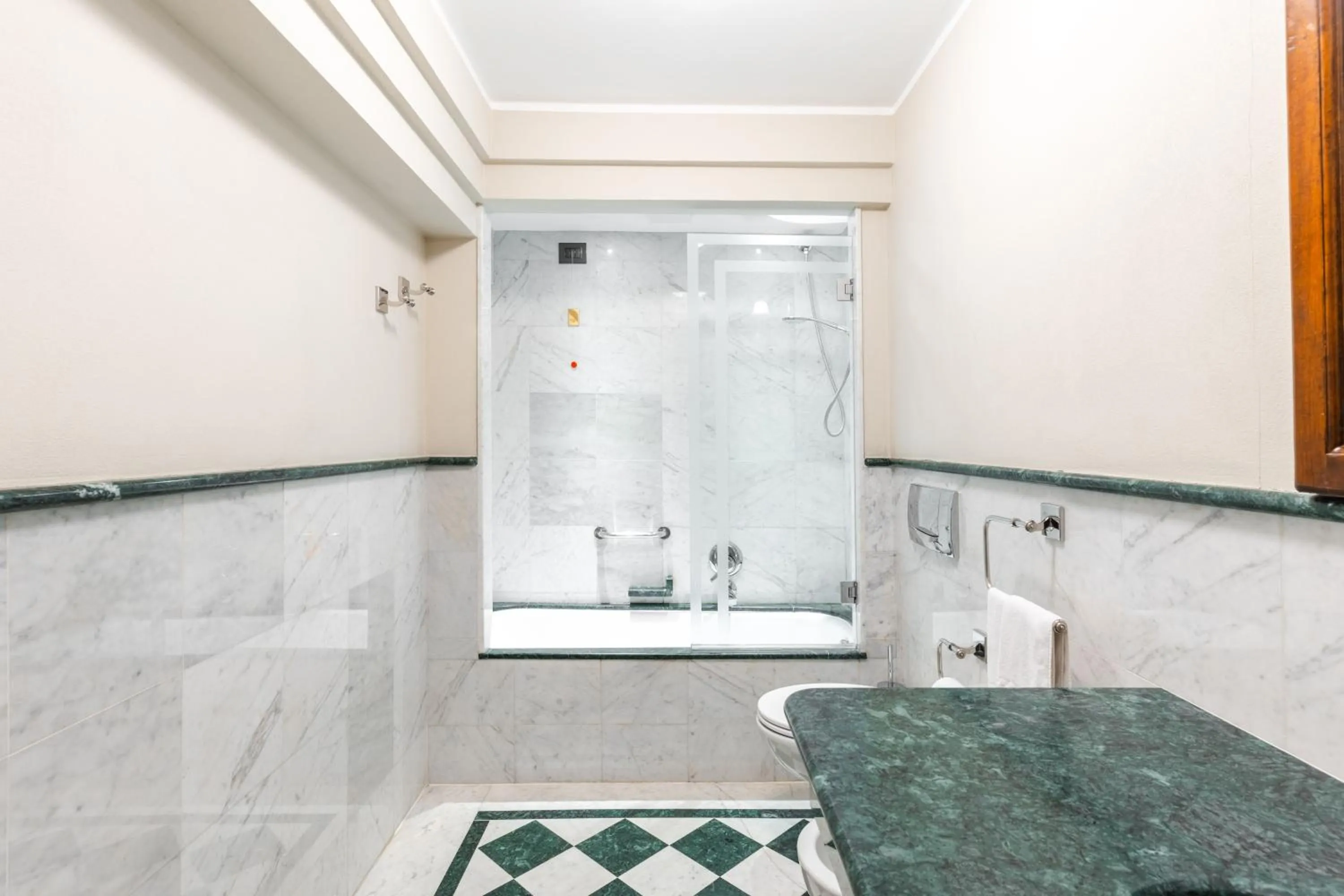 Bathroom in Art Hotel Commercianti