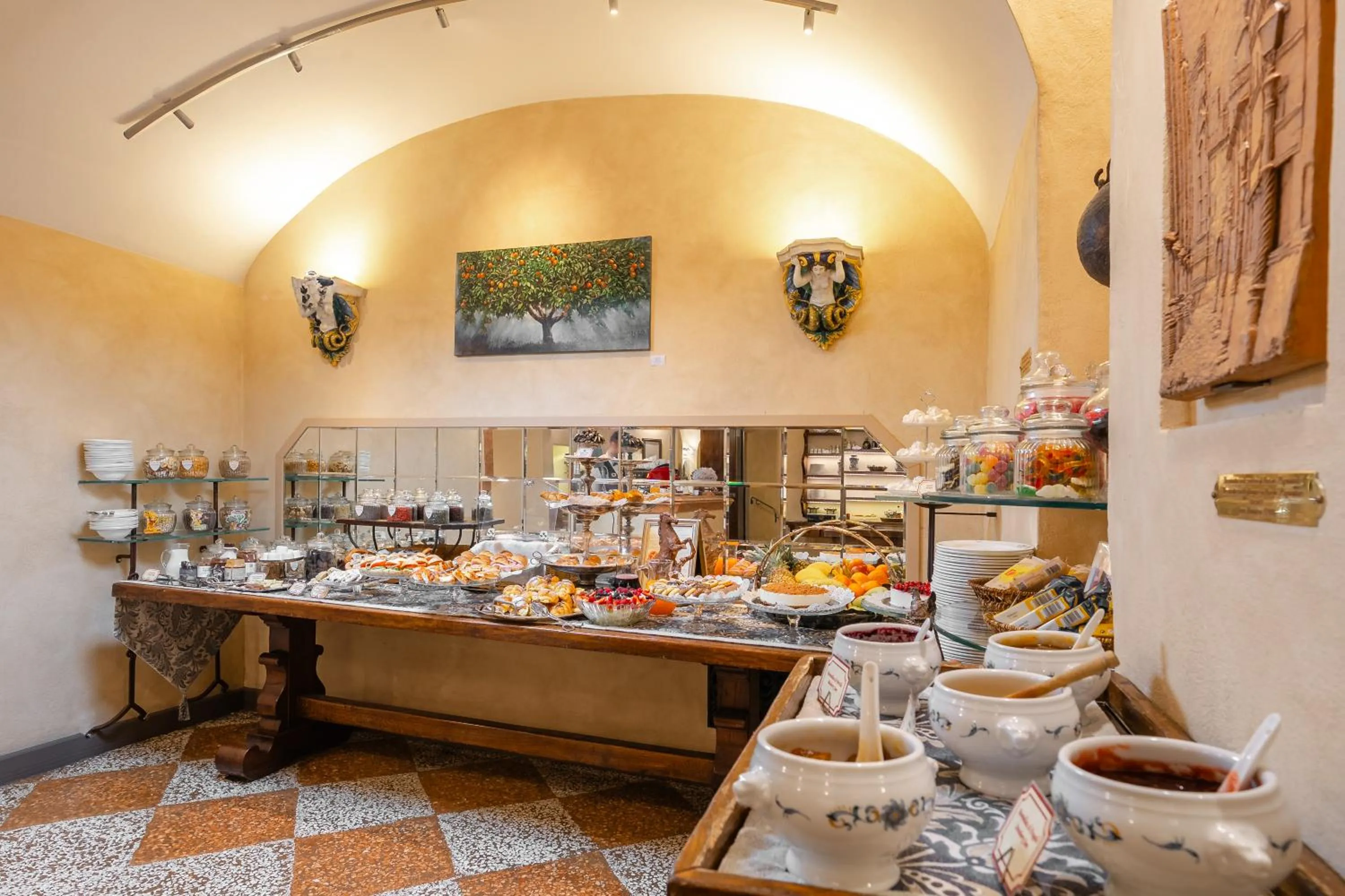 Buffet breakfast in Art Hotel Commercianti