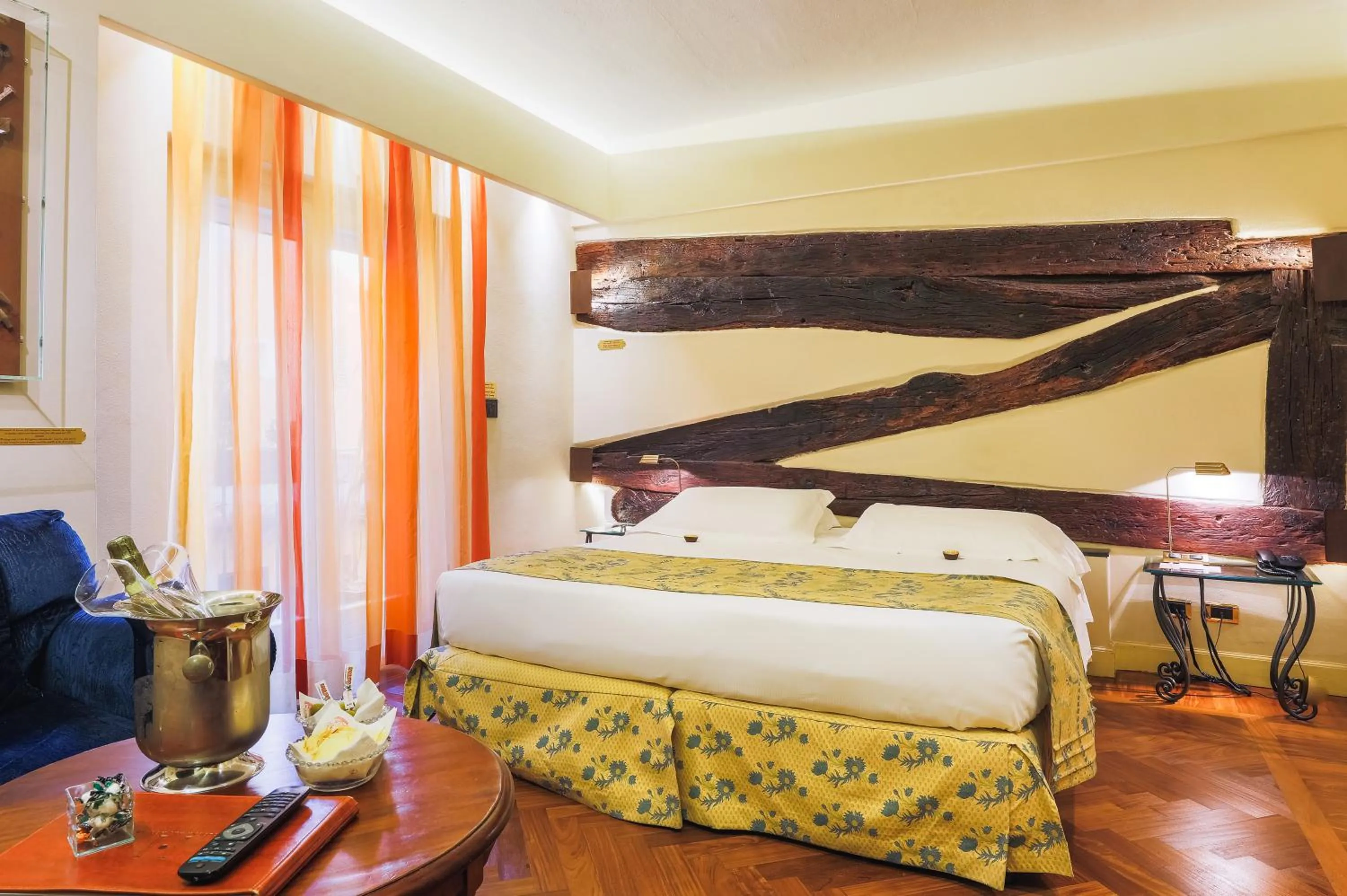 Photo of the whole room, Bed in Art Hotel Commercianti