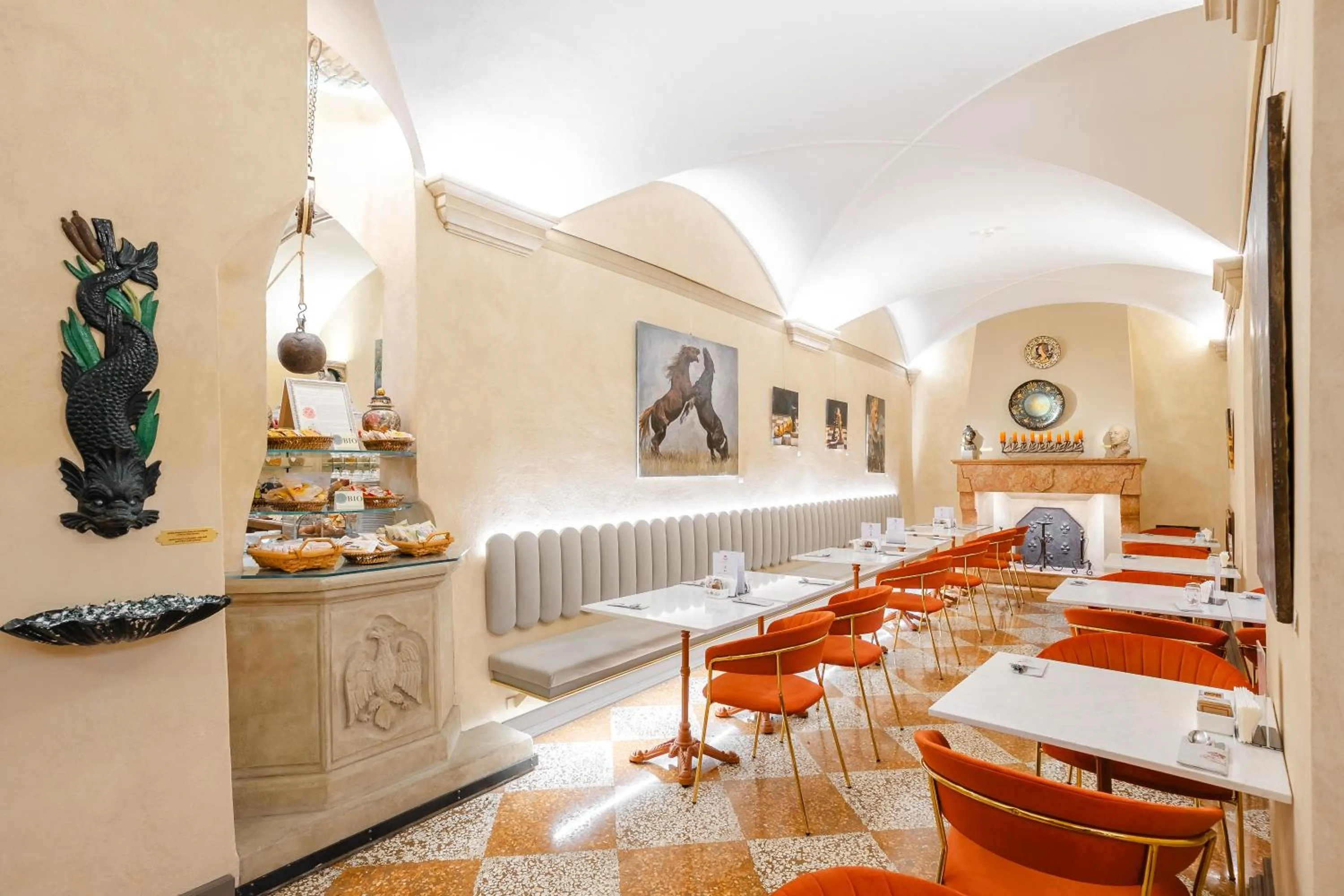 Buffet breakfast in Art Hotel Commercianti