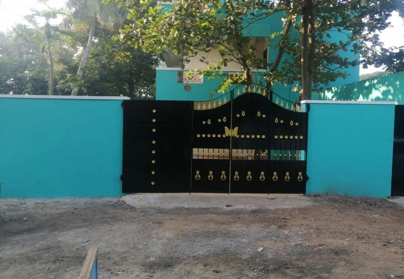 Facade/entrance in Le Springlynn Residency