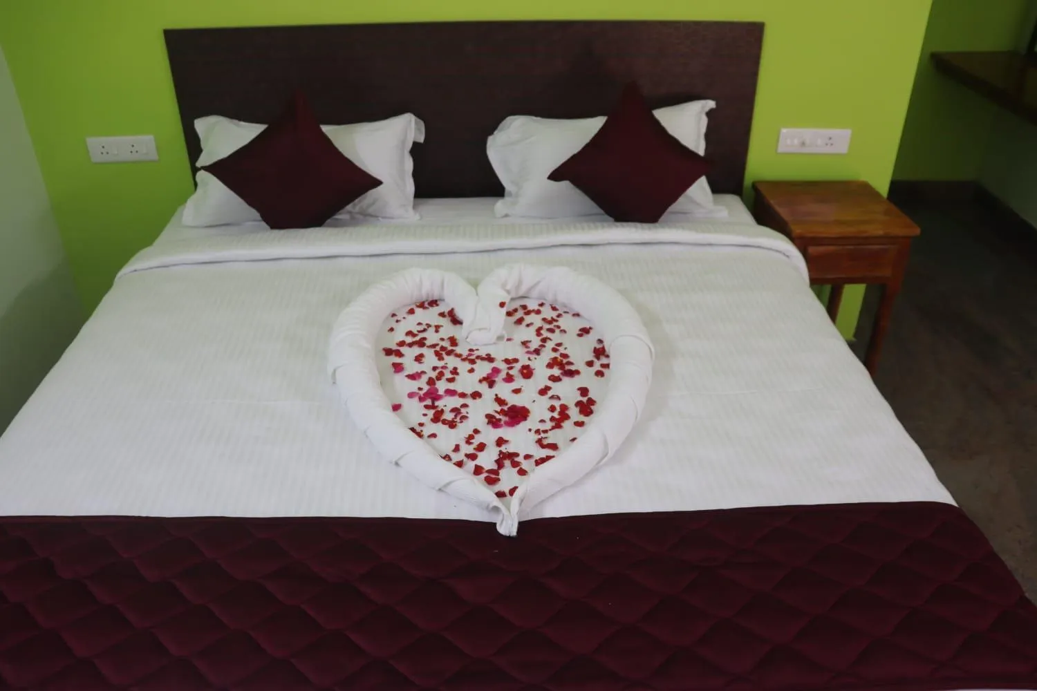 Bed in Le Springlynn Residency