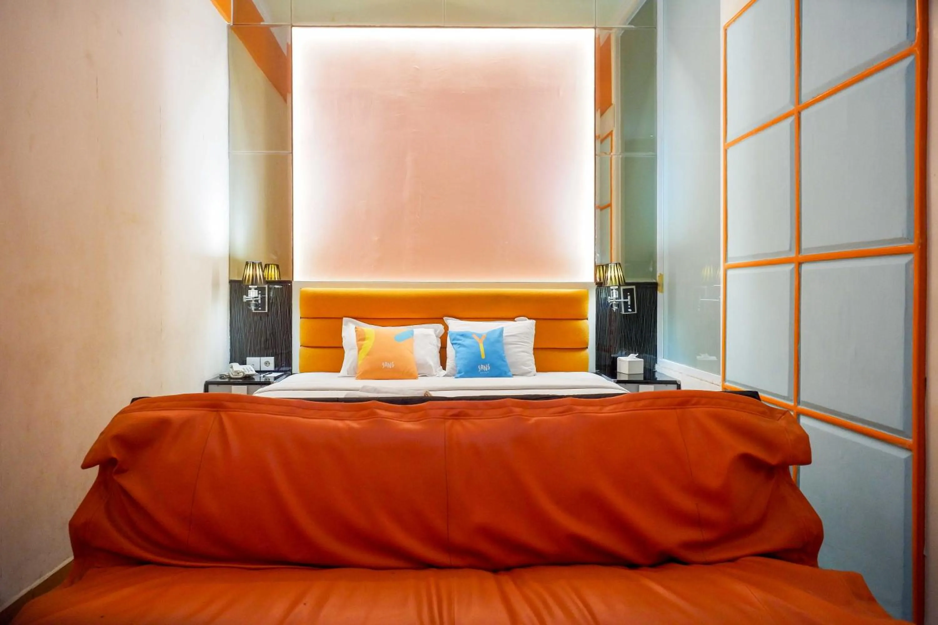 Bedroom, Bed in Sans Hotel International Surabaya