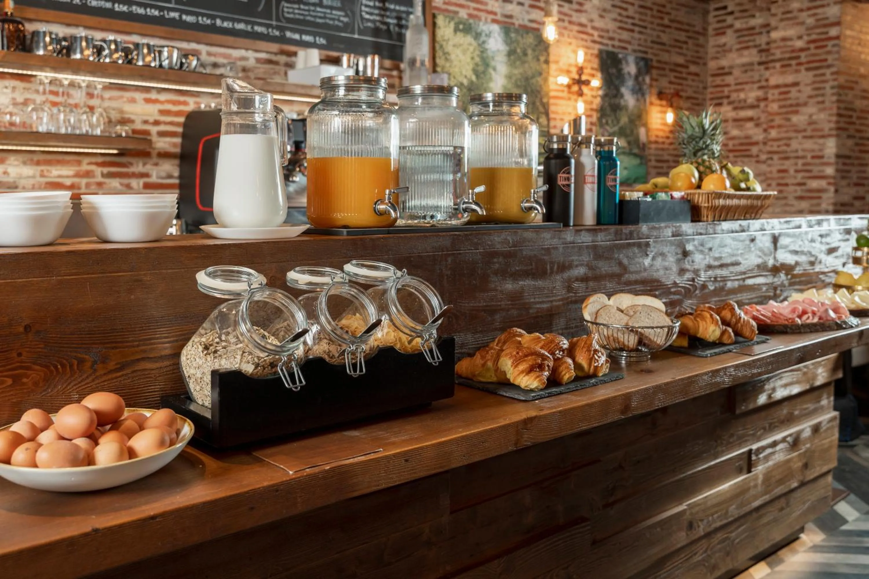 Buffet breakfast in Hotel Boccaccio