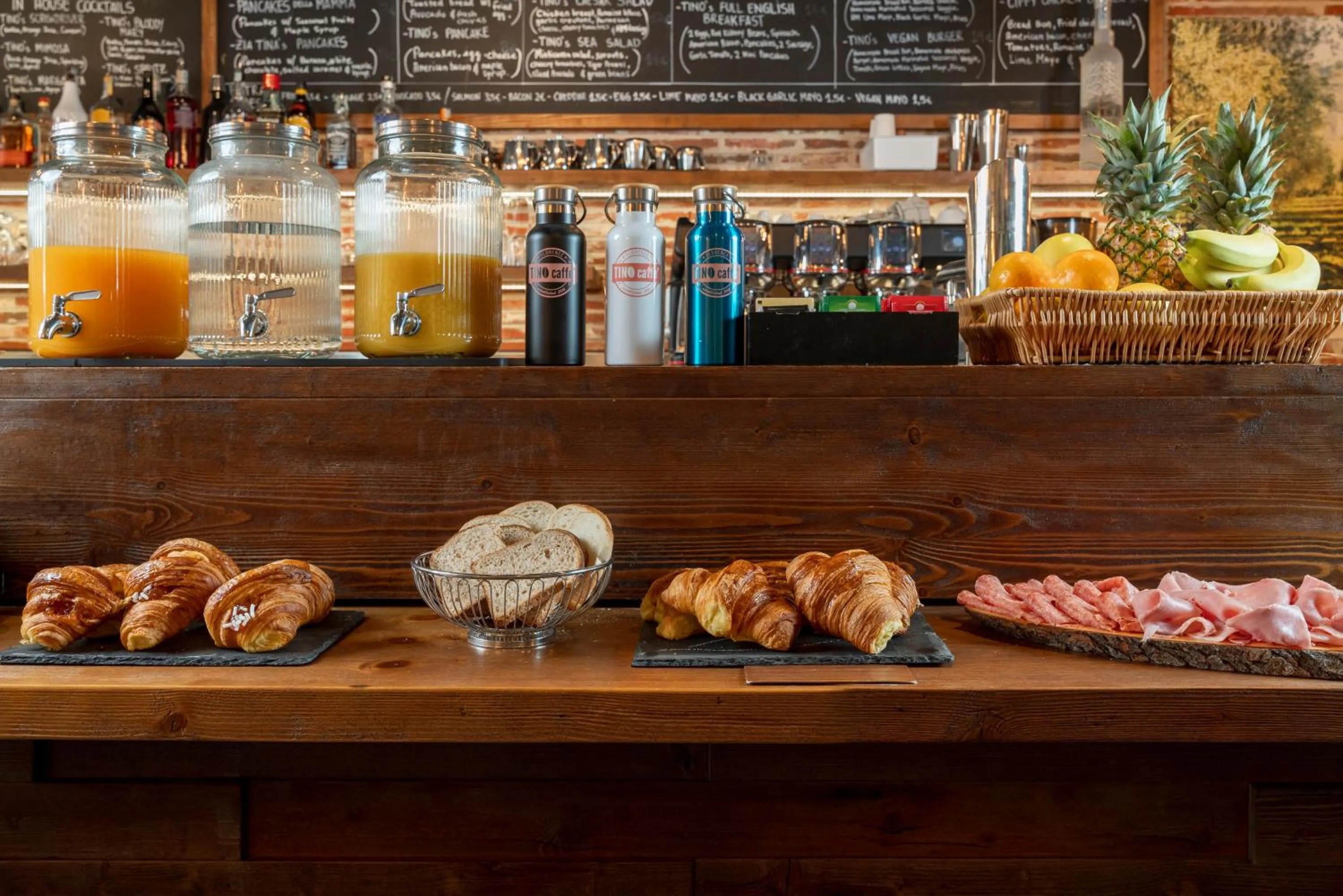 Buffet breakfast in Hotel Boccaccio