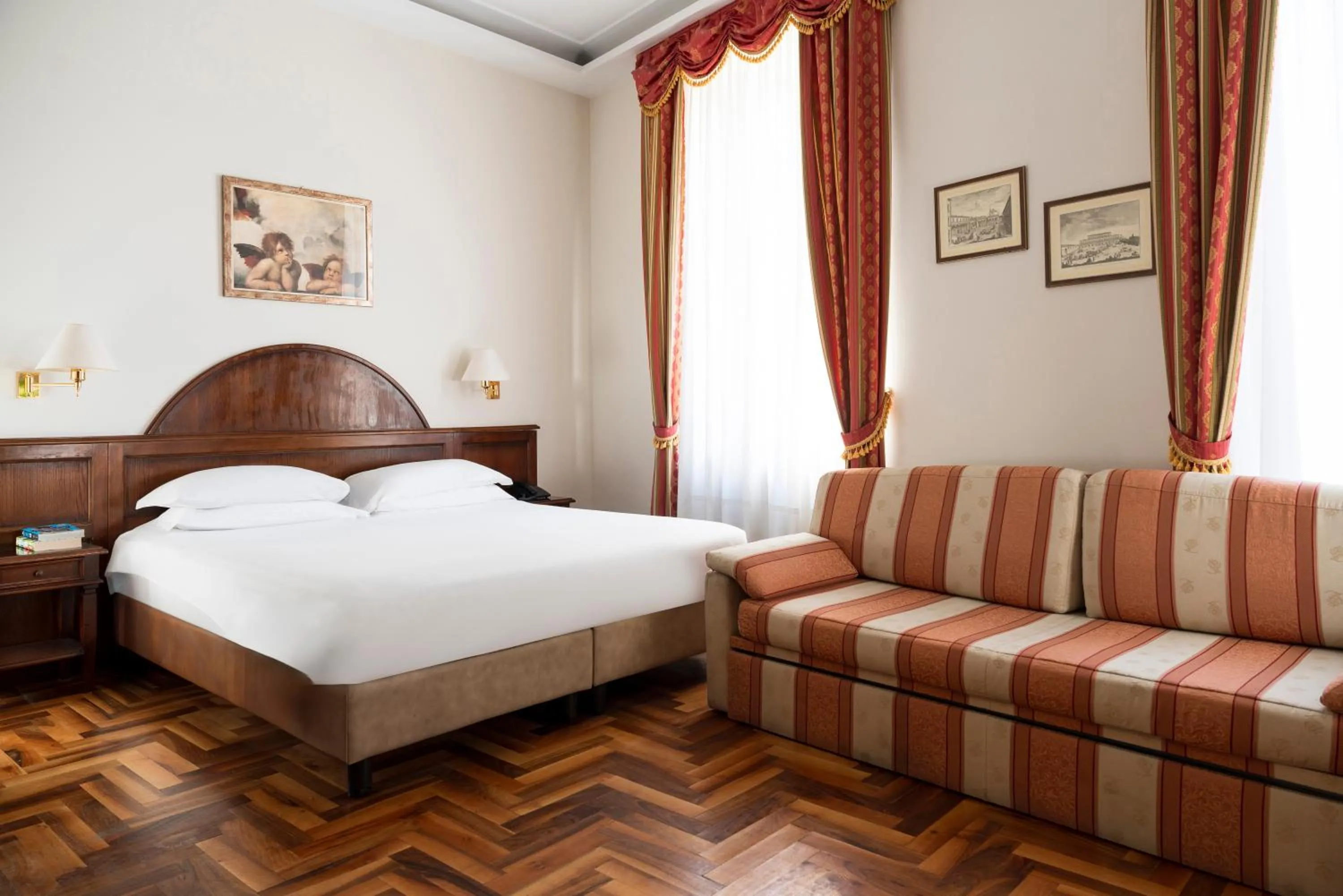 Bed in Hotel Boccaccio
