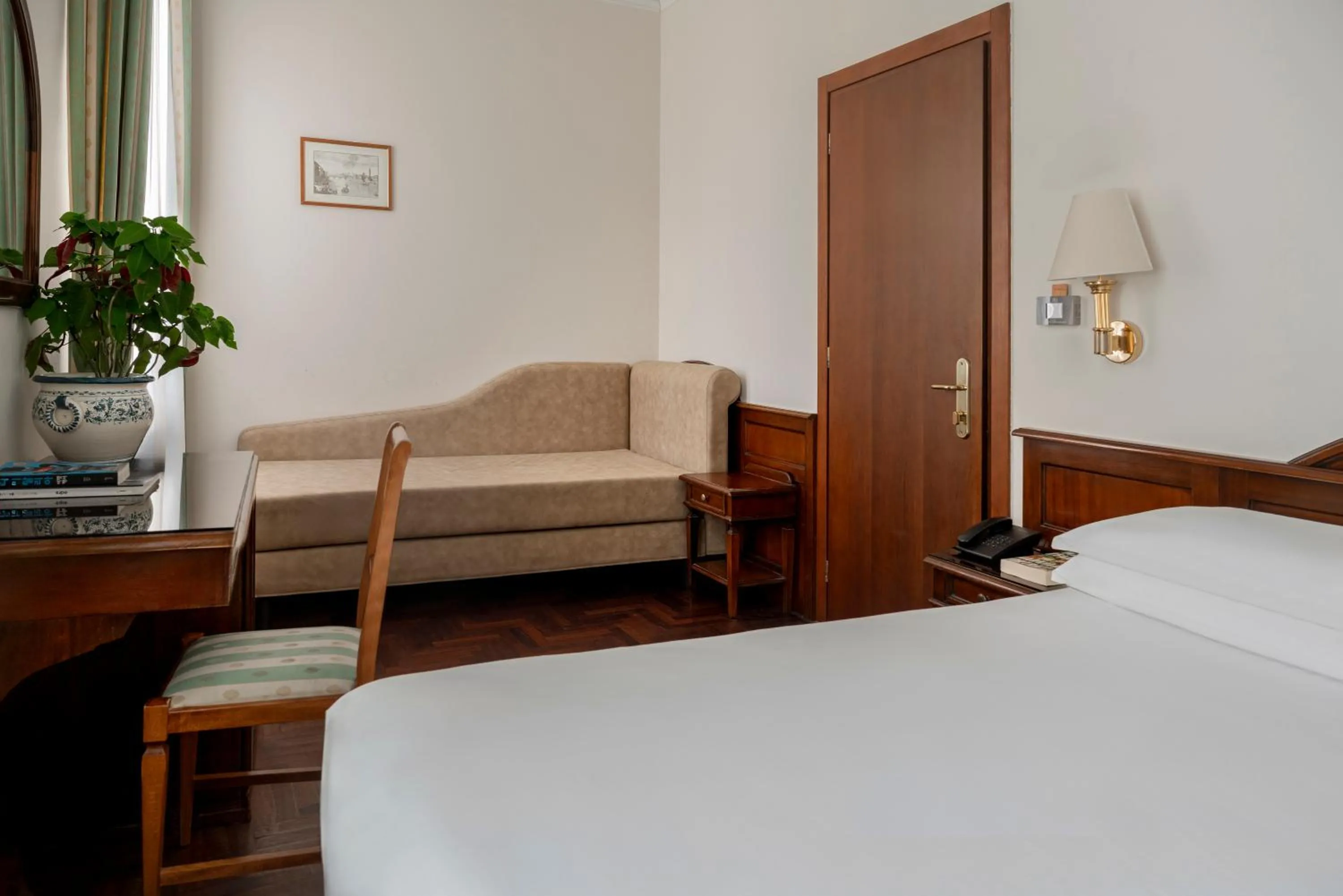 Bed in Hotel Boccaccio