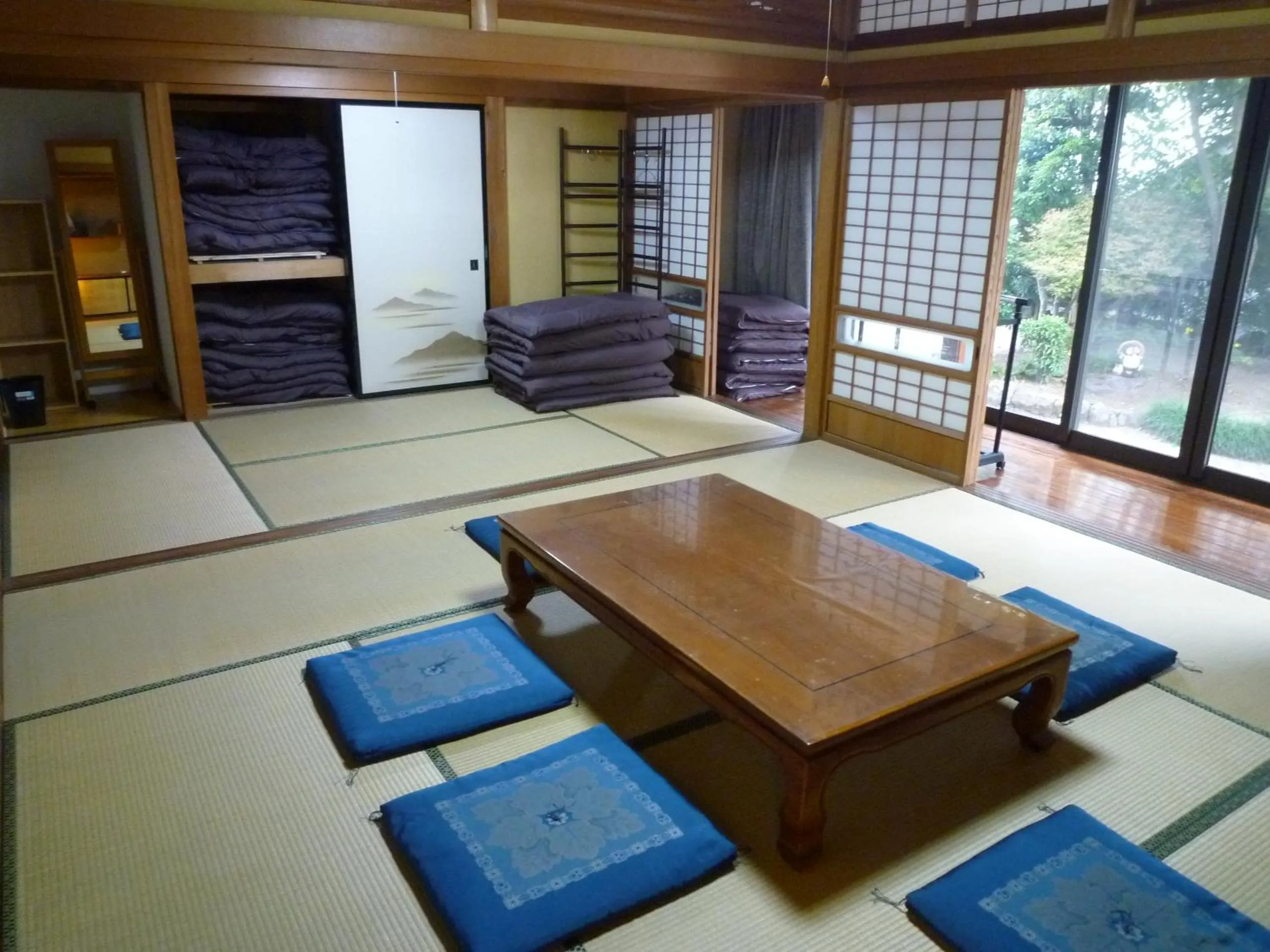 Photo of the whole room in ゲストハウス あずも GuestHouse AZMO