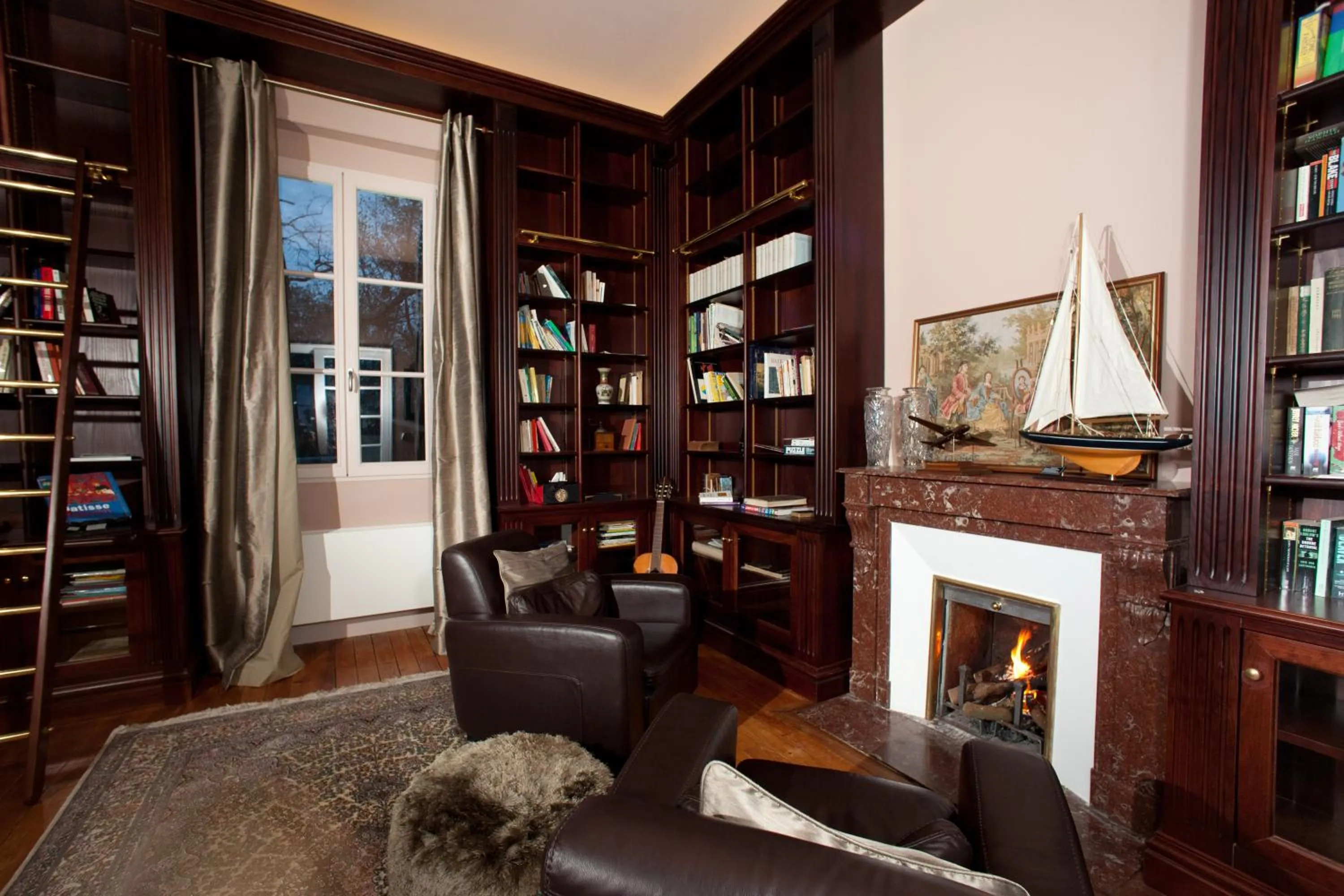 Communal lounge/ TV room in Villa La Tosca