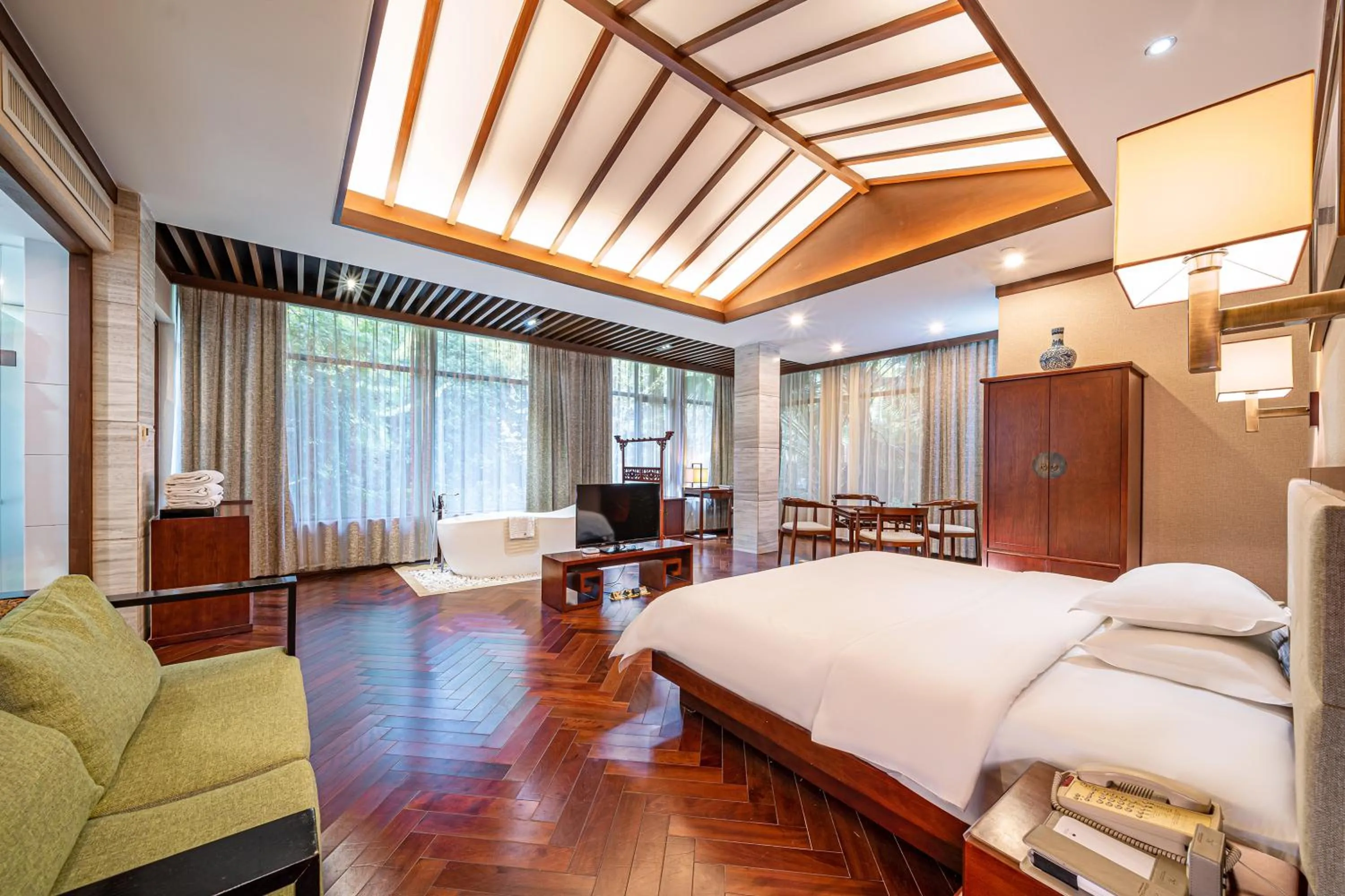 Bed in Guilin Zizhou Panorama Resort