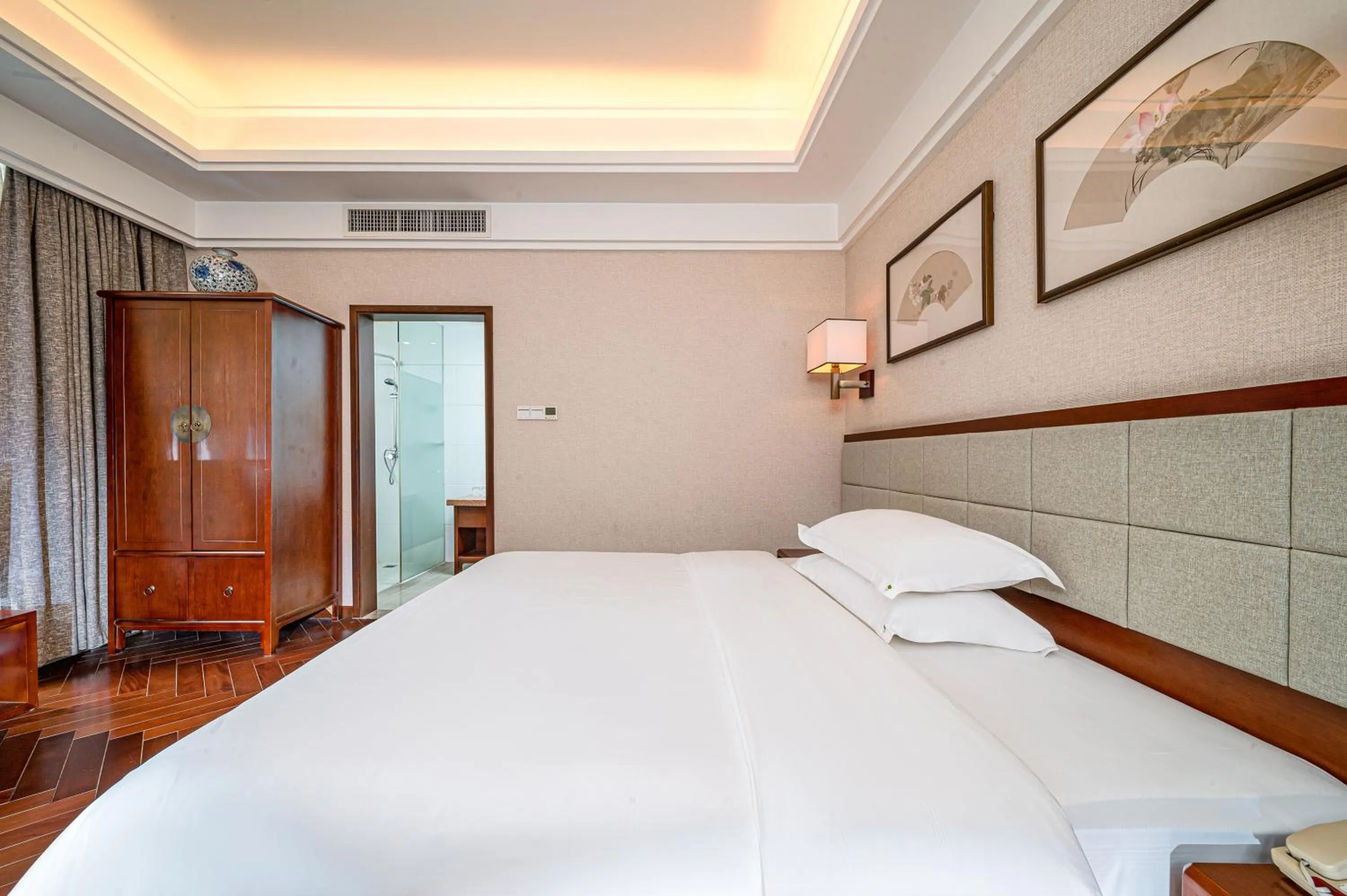 Bed in Guilin Zizhou Panorama Resort