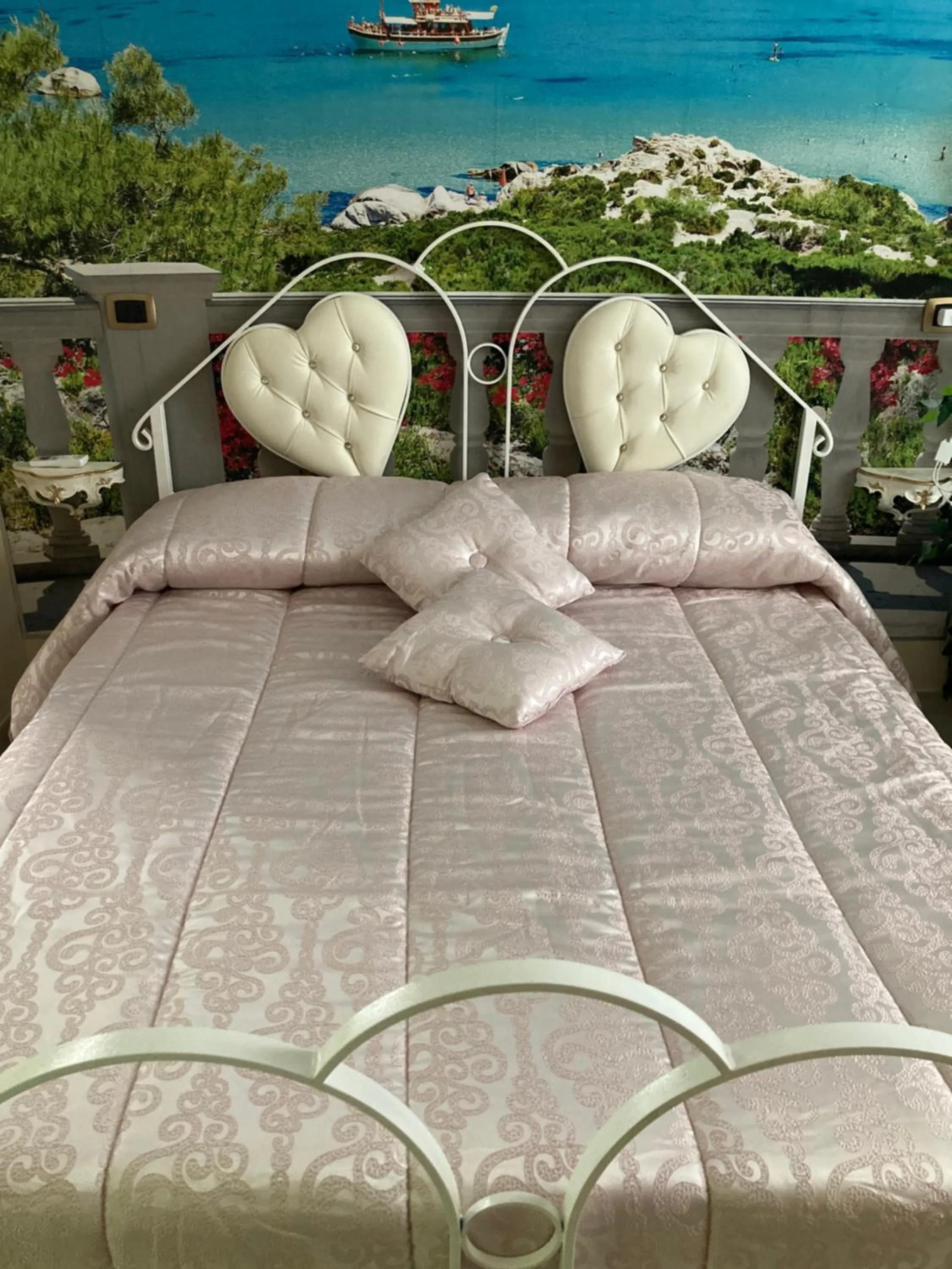 Bed in B&B LA REGGIA DI RIHANNA spa