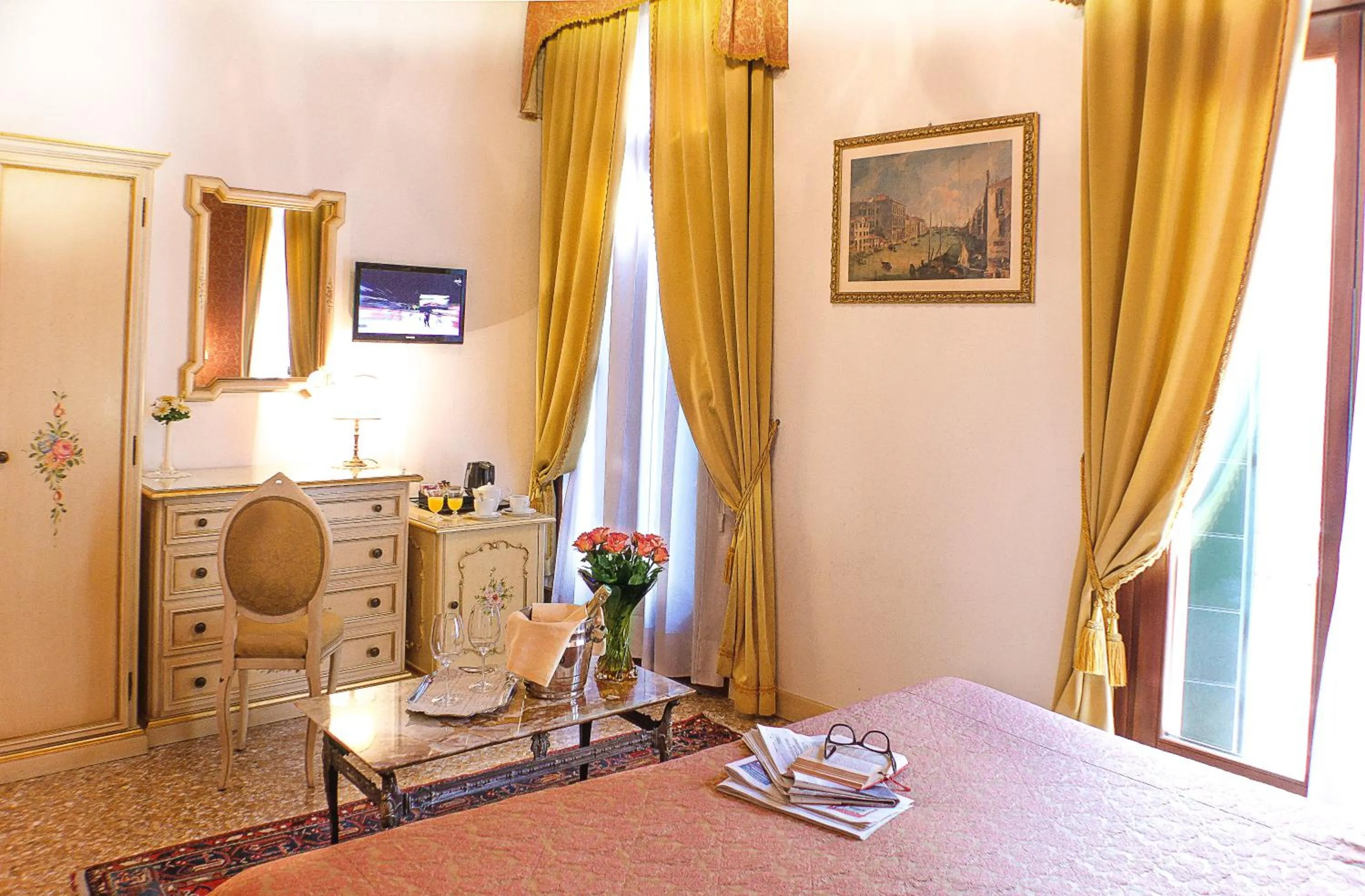 Decorative detail, Bed in Apostoli Palace