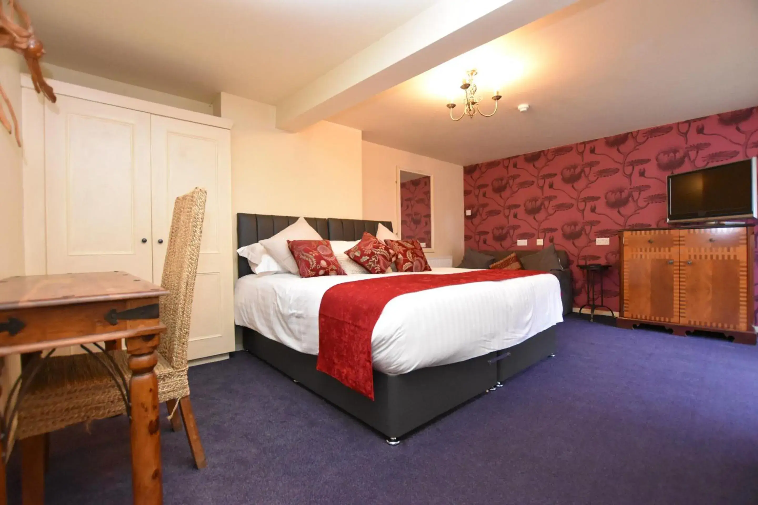 Deluxe Twin Room in The Halford Bridge Inn Deluxe Twin Room in The Halford Bridge Inn