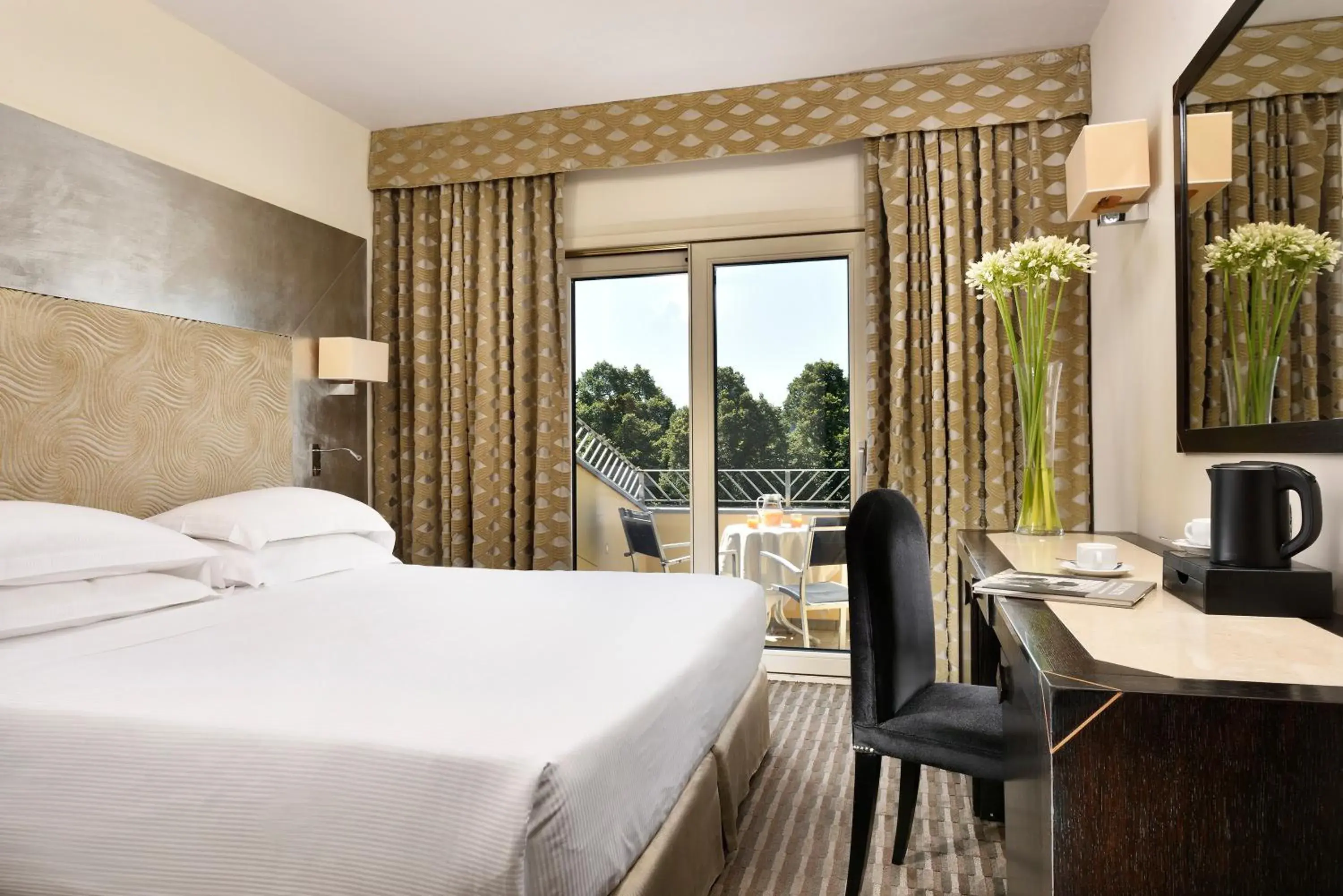 Deluxe Double Room with Balcony and View - single occupancy in FH55 Grand Hotel Mediterraneo Deluxe Double Room with Balcony and View - single occupancy in FH55 Grand Hotel Mediterraneo