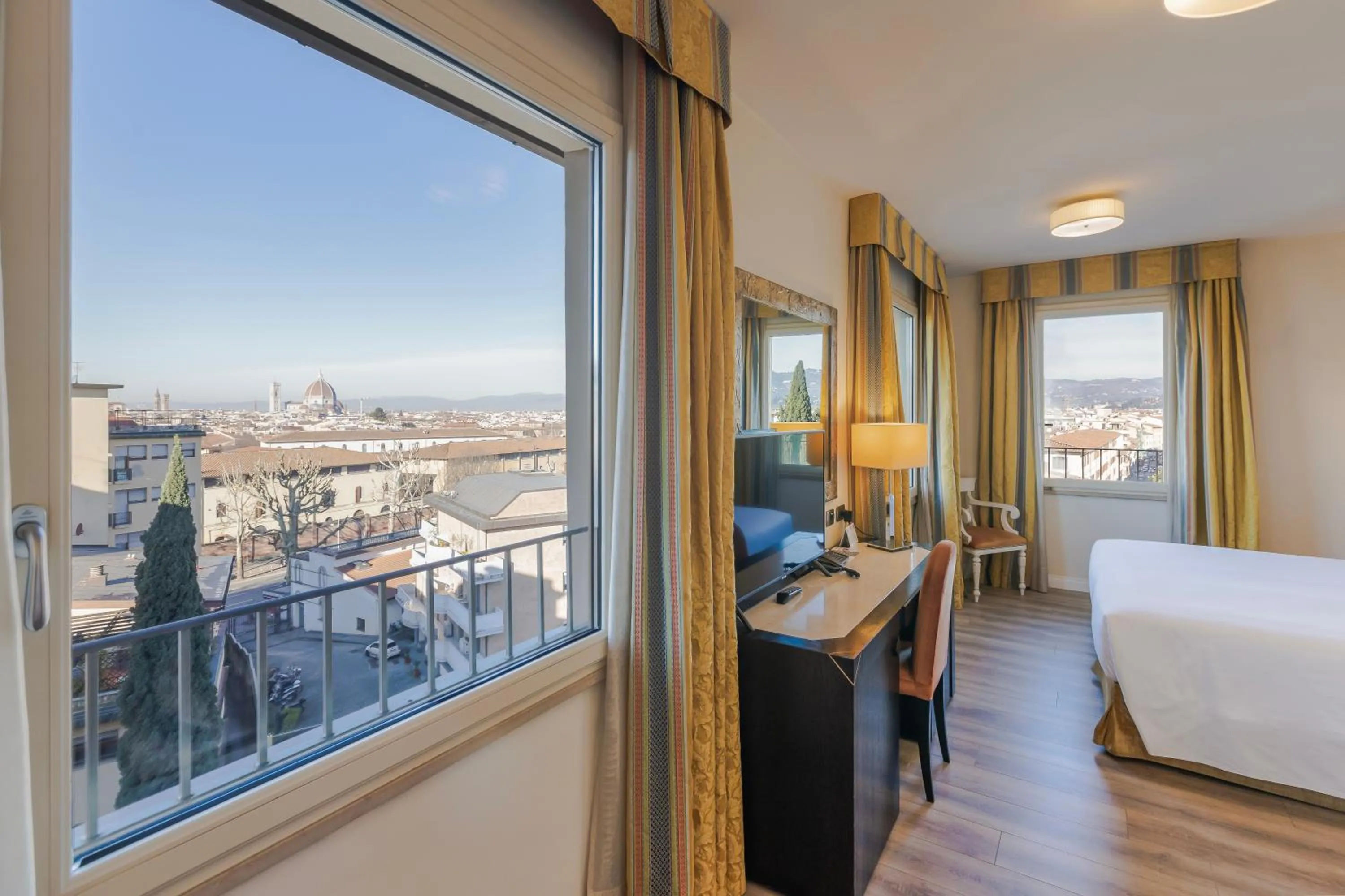 View (from property/room), Bed in FH55 Grand Hotel Mediterraneo