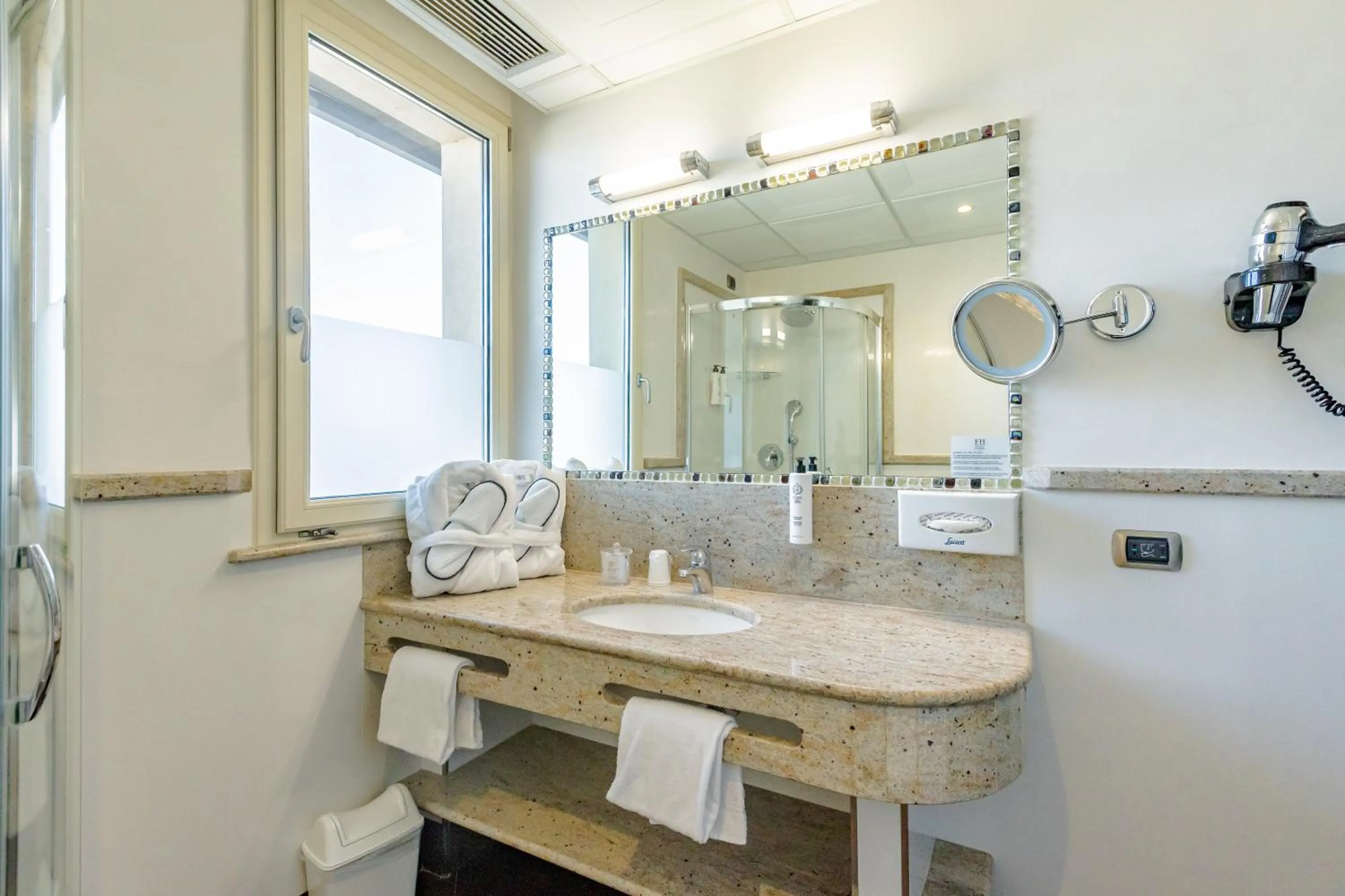 Bathroom in FH55 Grand Hotel Mediterraneo