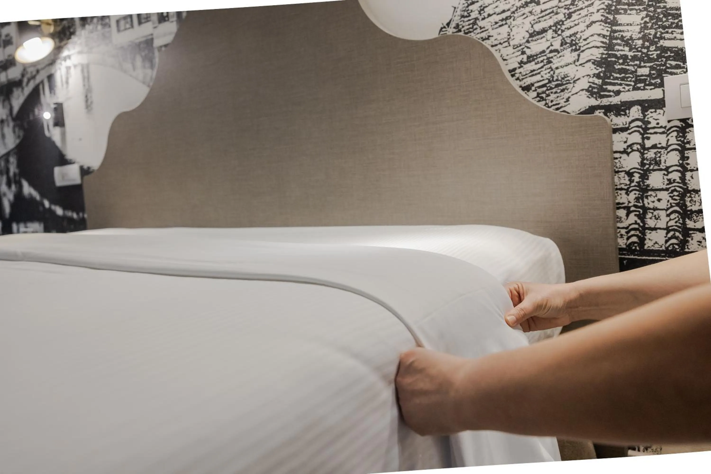 Bed in FH55 Grand Hotel Mediterraneo