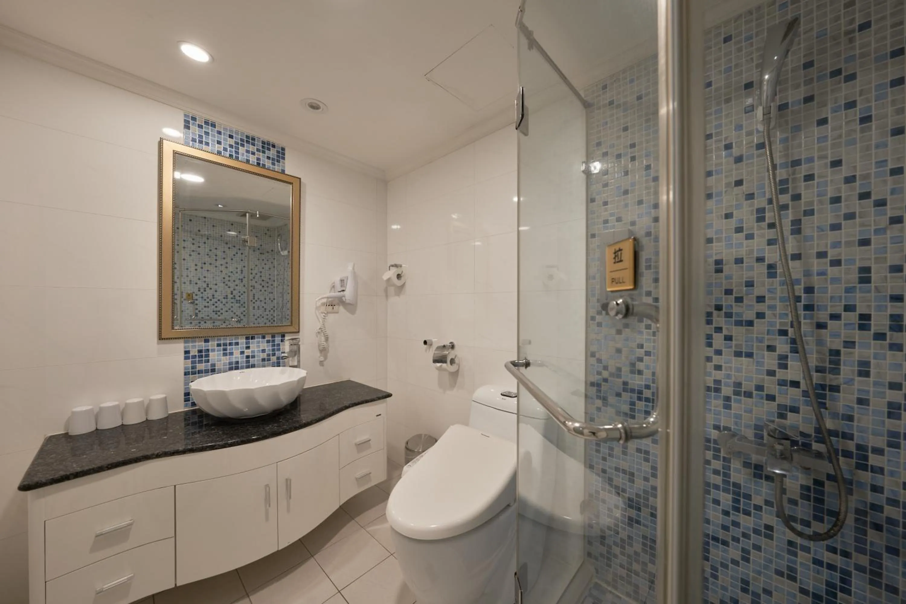 Shower in Nagahiro Hotel, Taichung Wenxin Branch