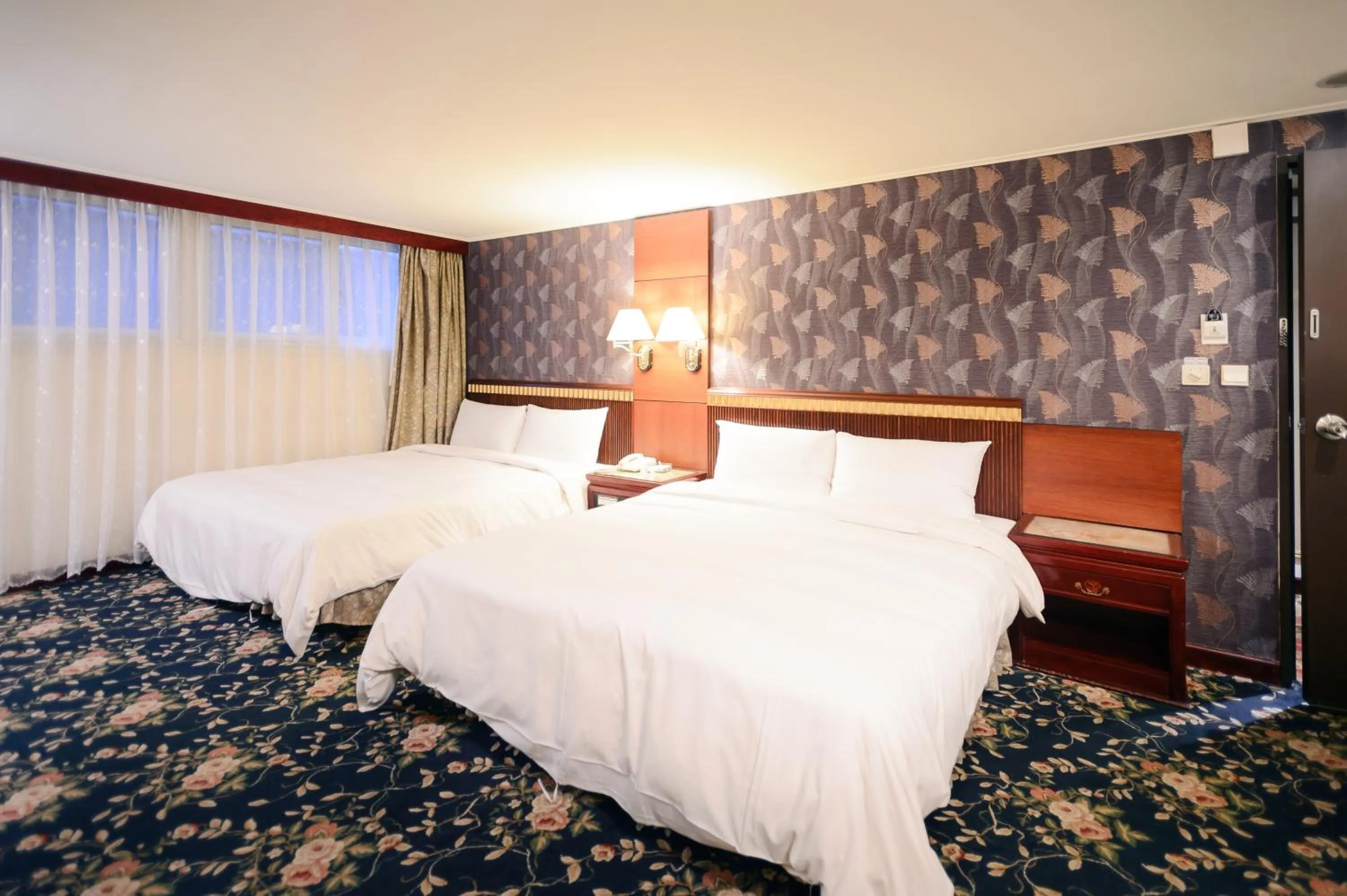 Kiwi Hotel MRT Wenxin Branch (Feng Chia Branch 1)