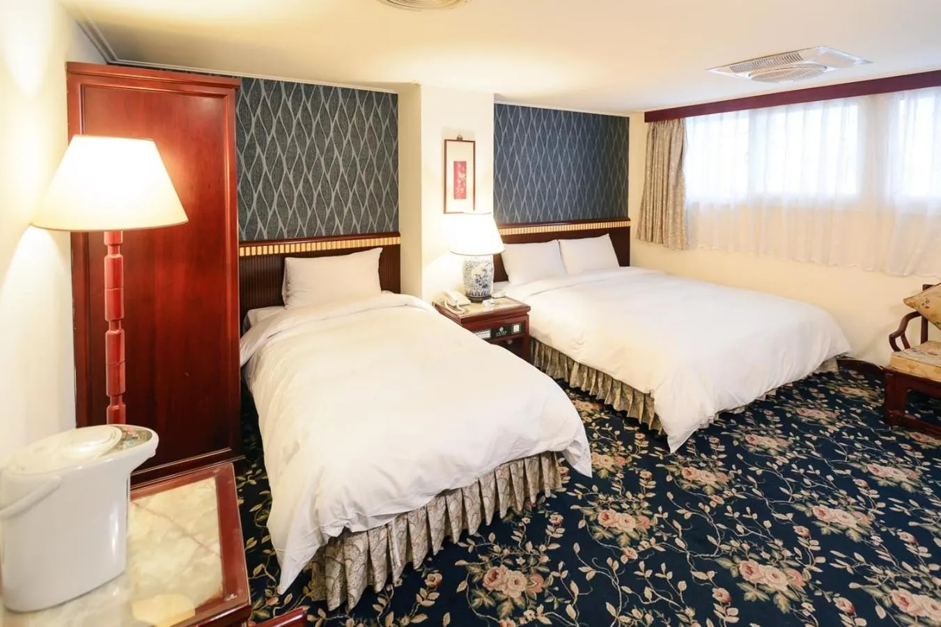 Kiwi Hotel MRT Wenxin Branch (Feng Chia Branch 1)