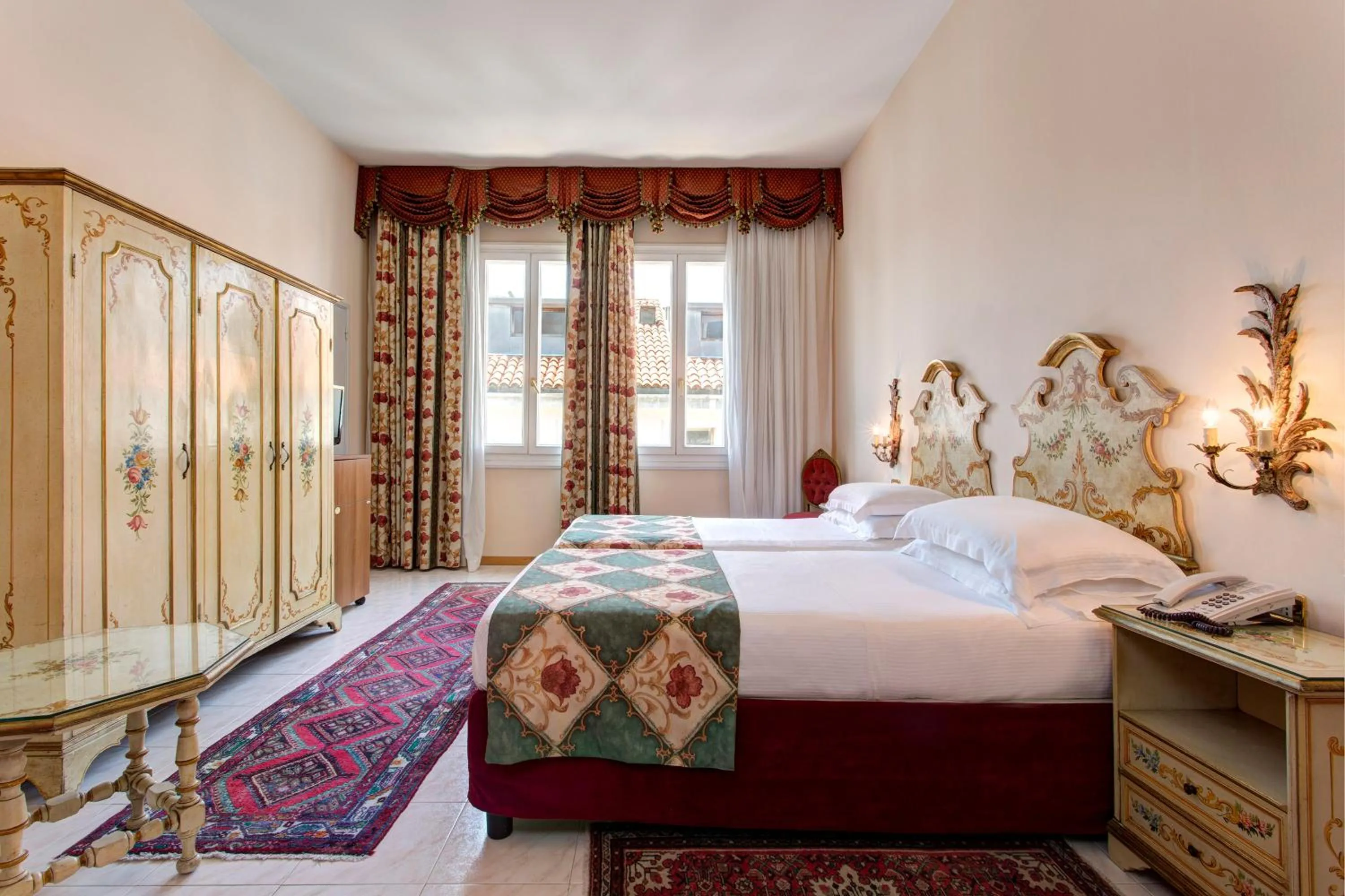 Bed in Hotel Biasutti