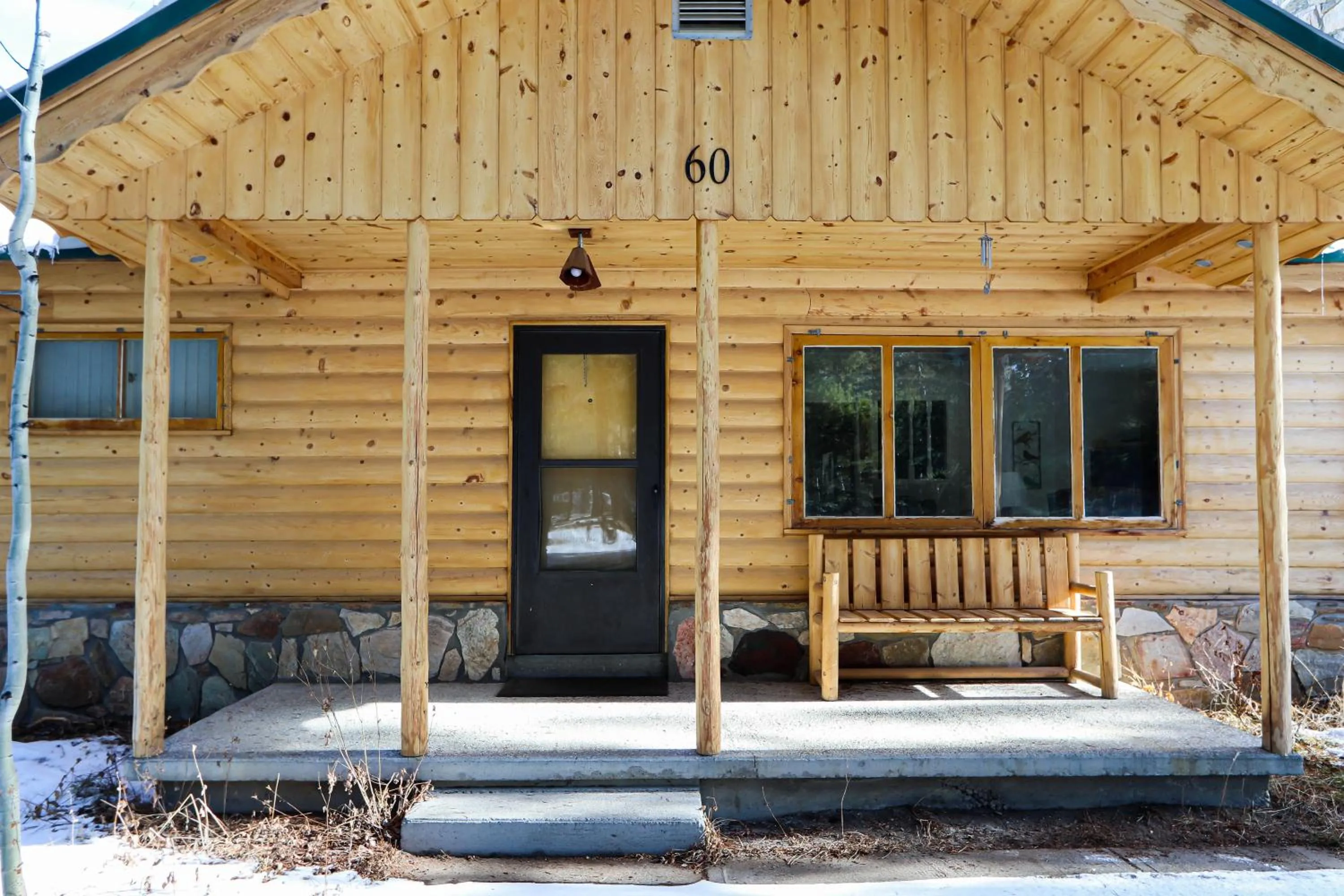 Facade/entrance in South Fork Cabin