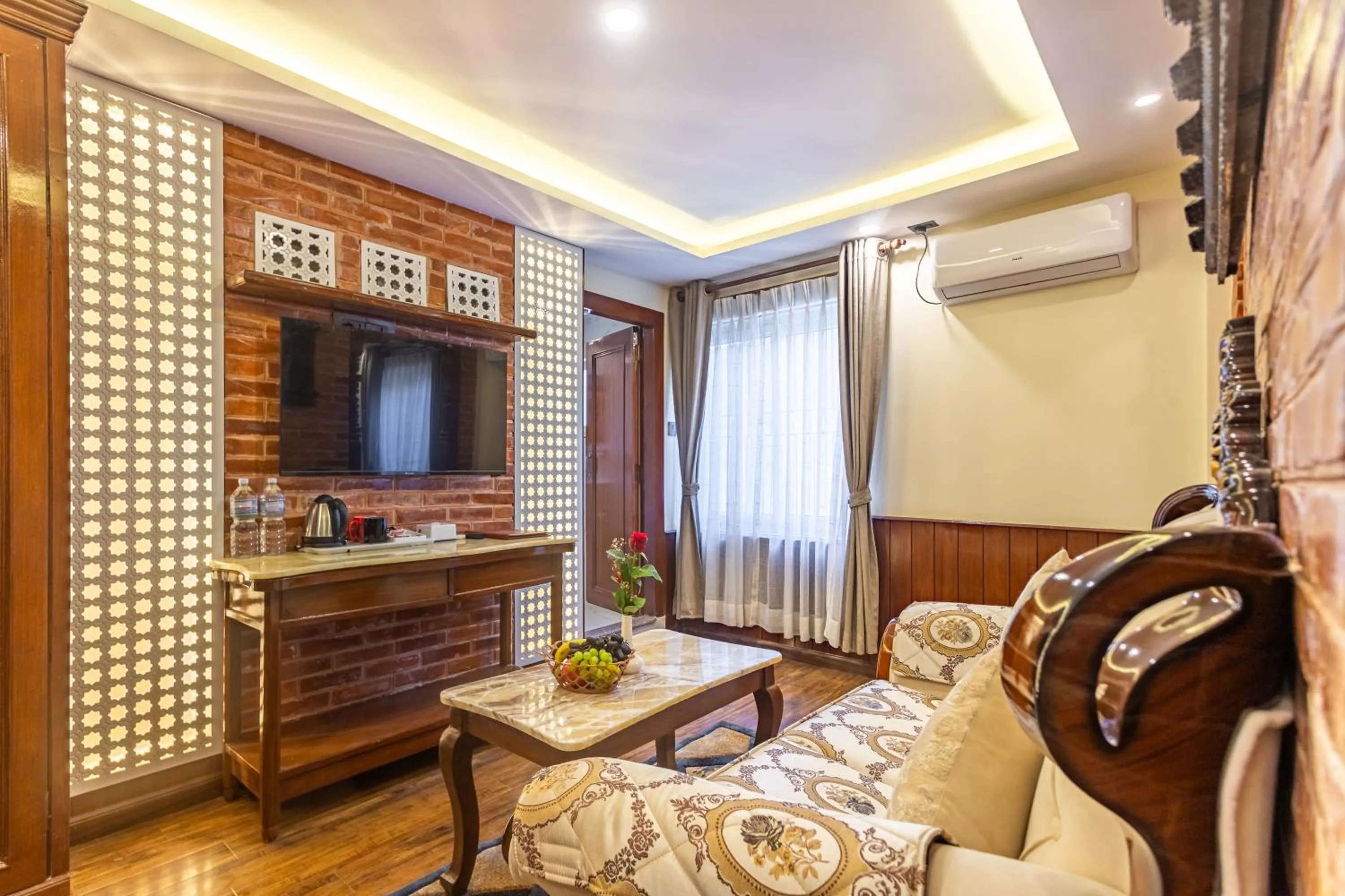 TV and multimedia in Amarawati Boutique Hotel