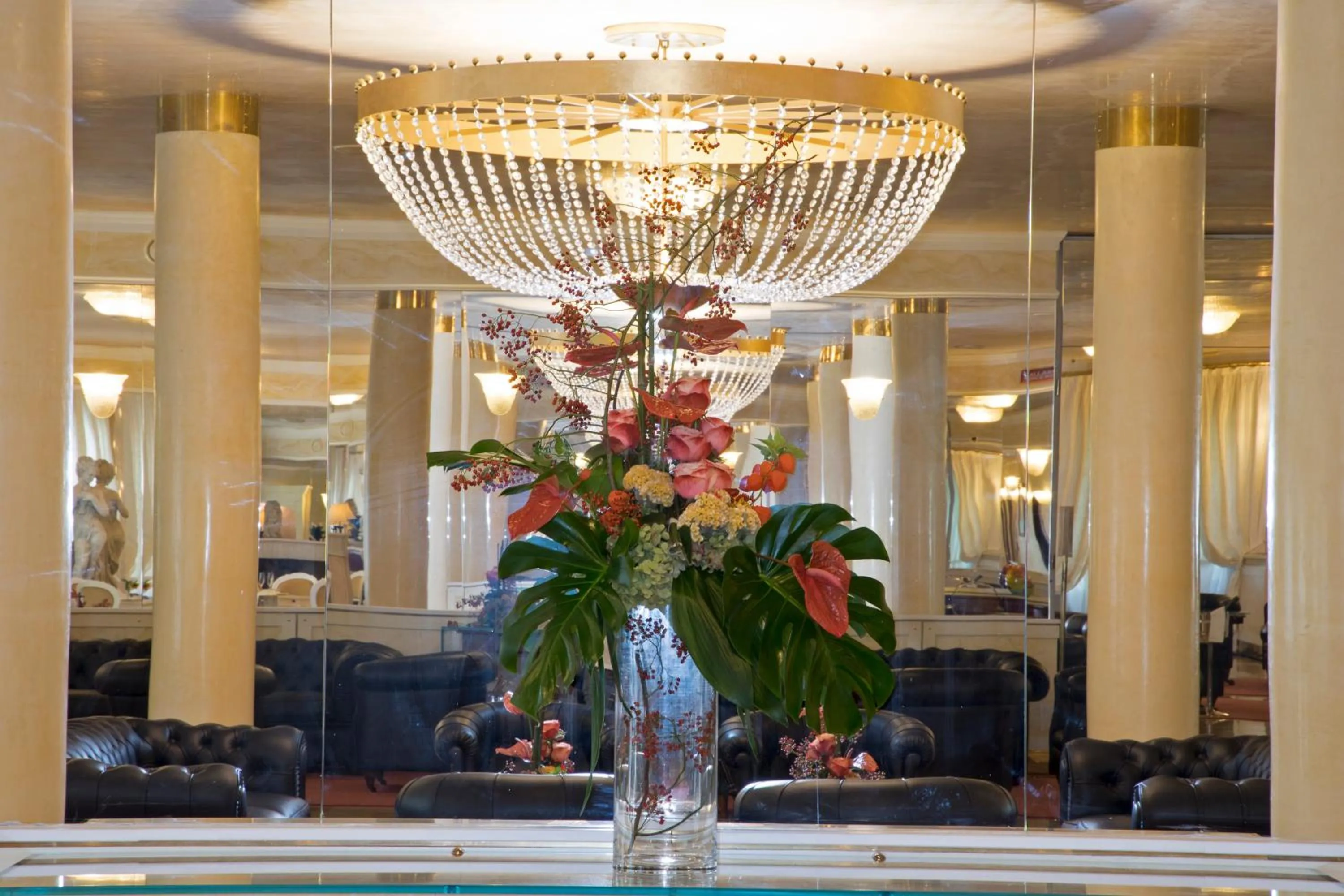 Lobby or reception in Villa Pace Park Hotel Bolognese