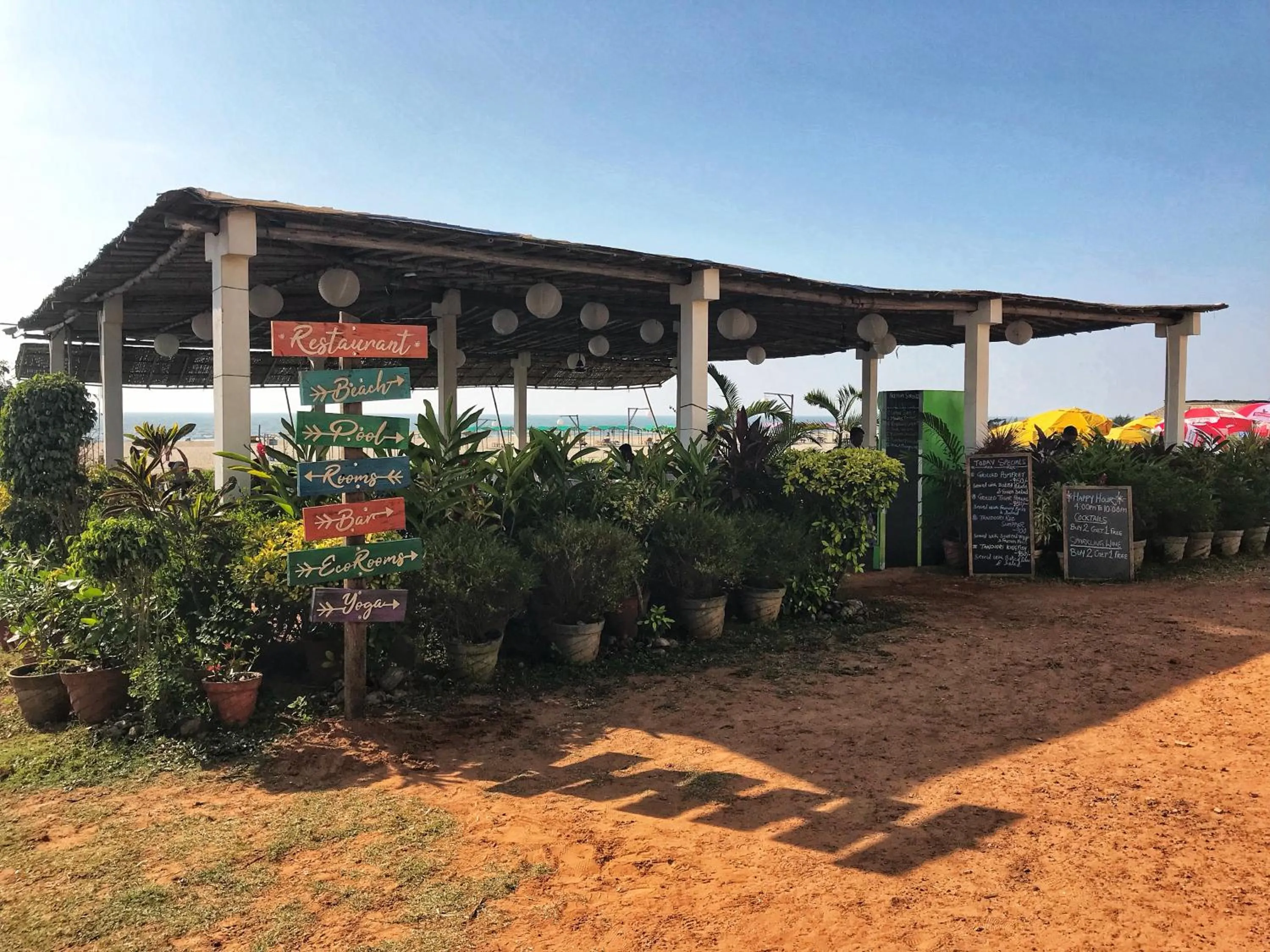 Restaurant/places to eat in Beach Street Eco Resort - Mandrem