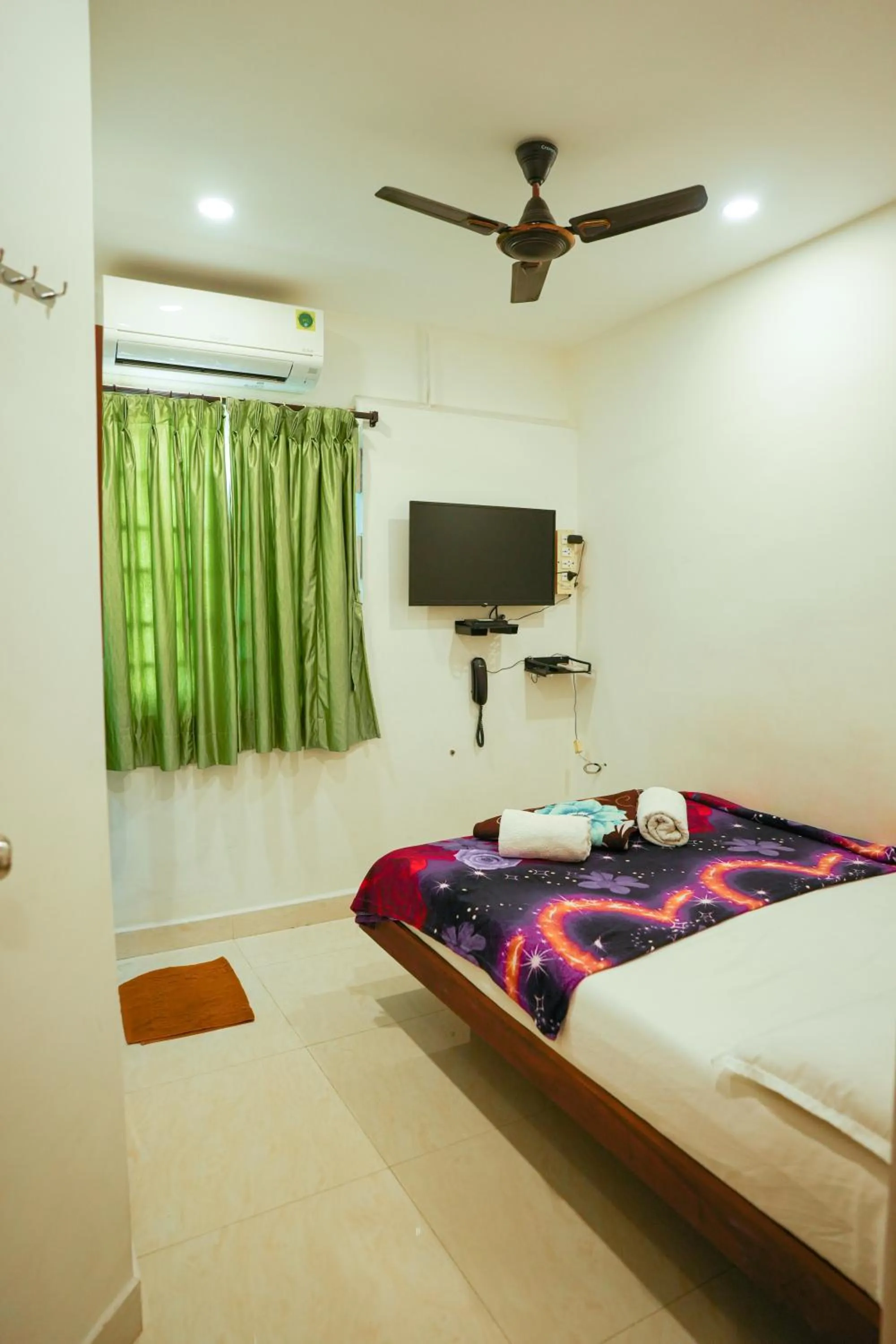 TV and multimedia, Bed in SAARA INN