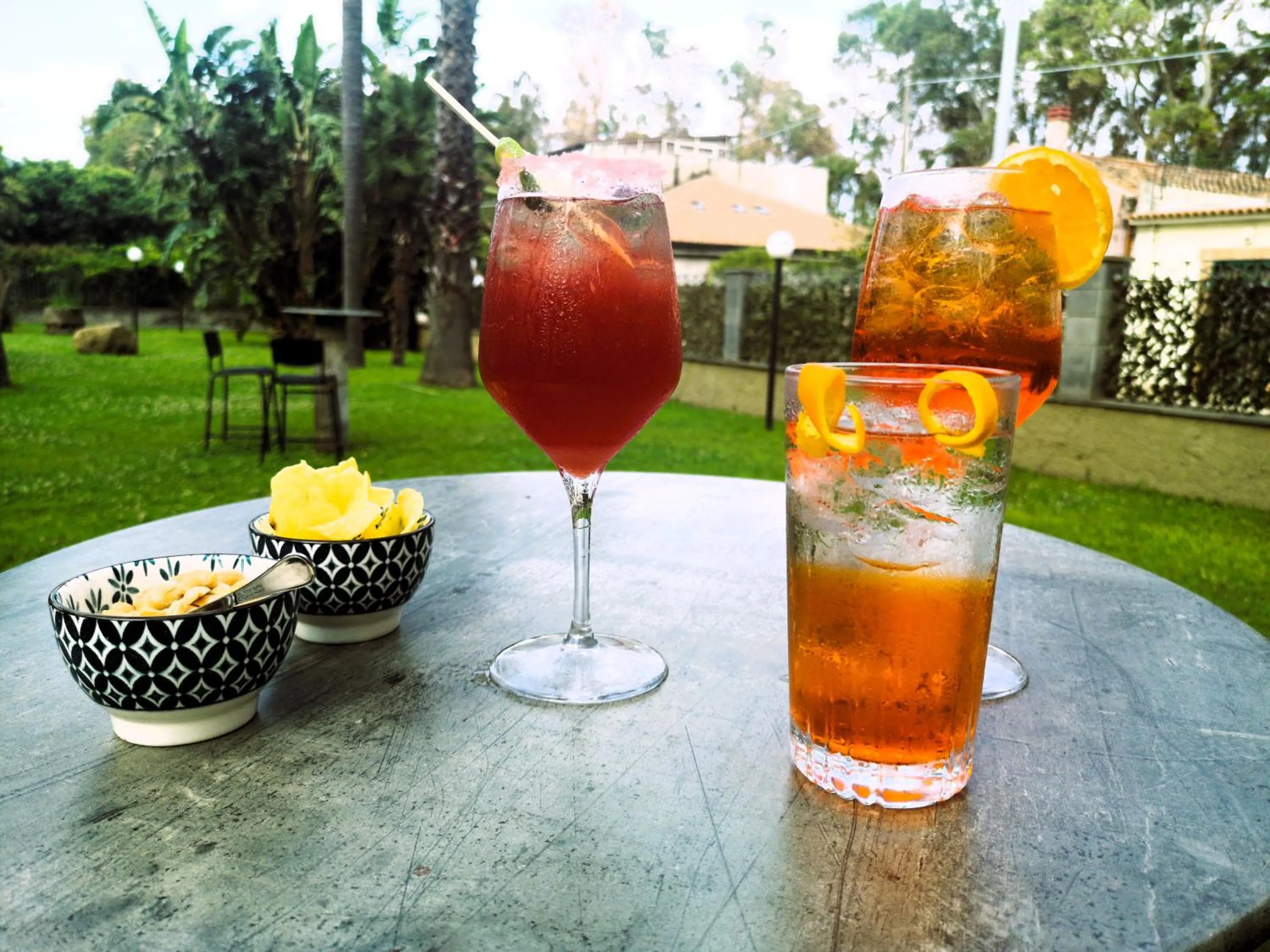 Restaurant/places to eat in Oasi Park Hotel