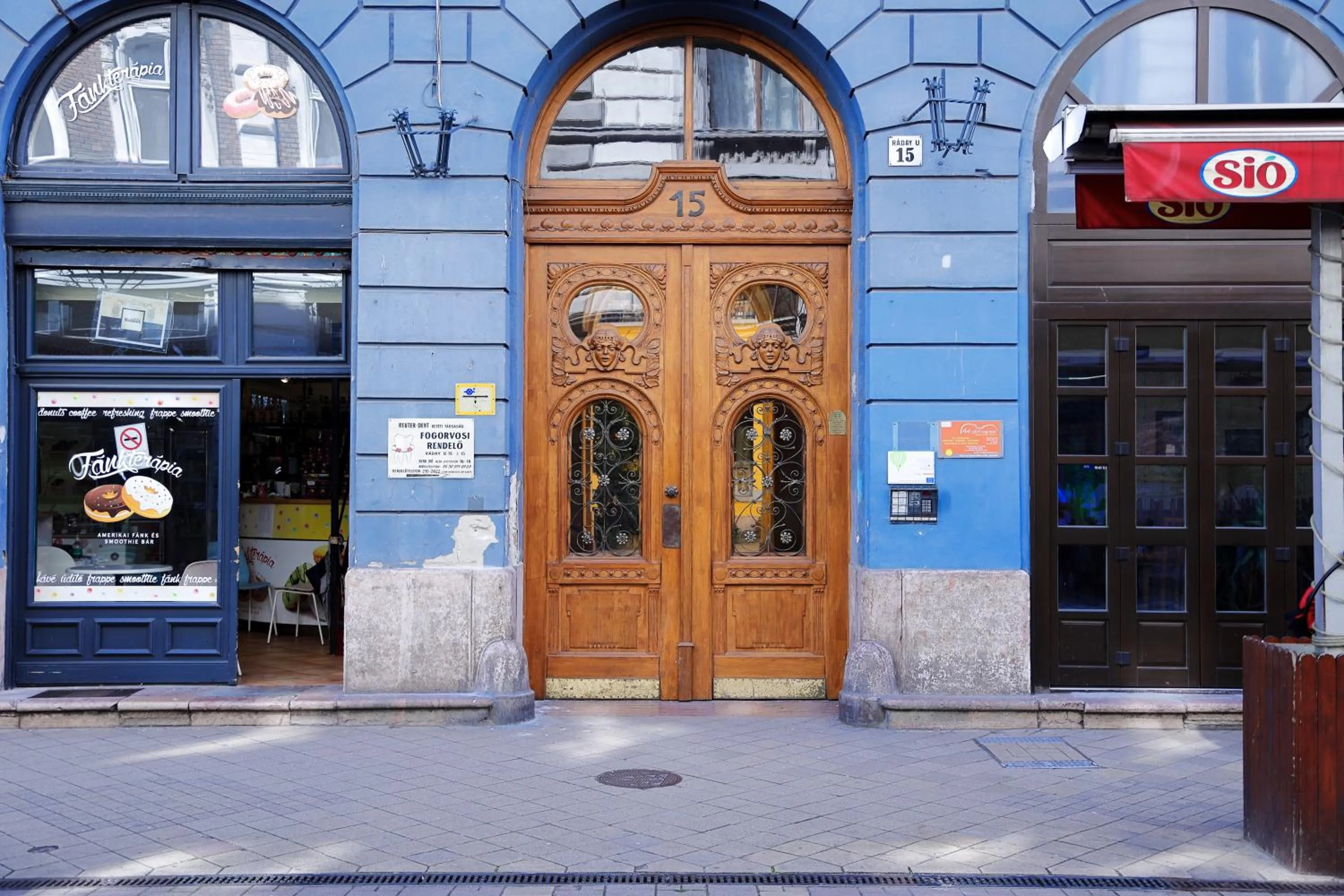 Facade/entrance in BudapeStayz - Raday Rooms