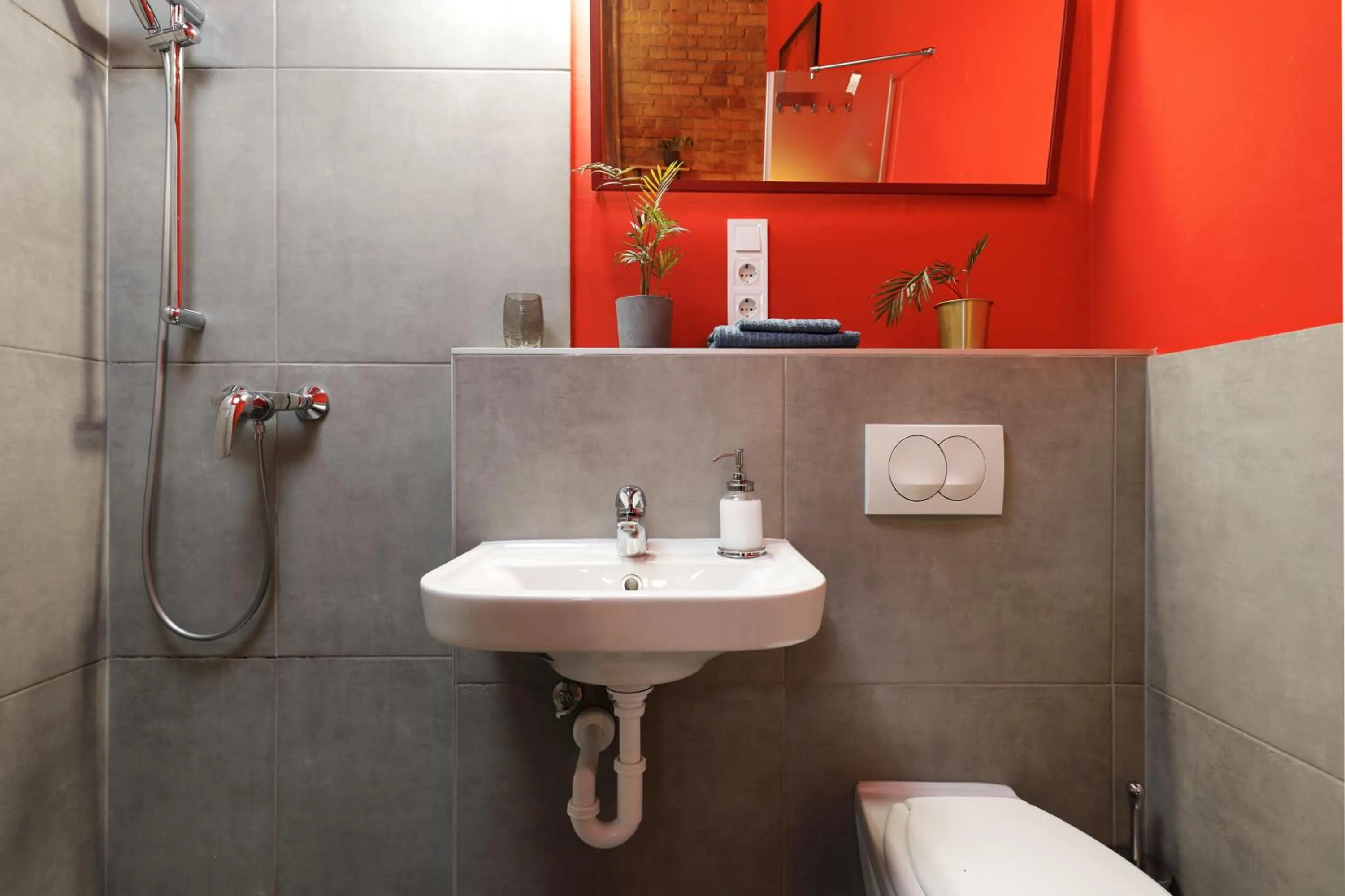 Bathroom in BudapeStayz - Raday Rooms