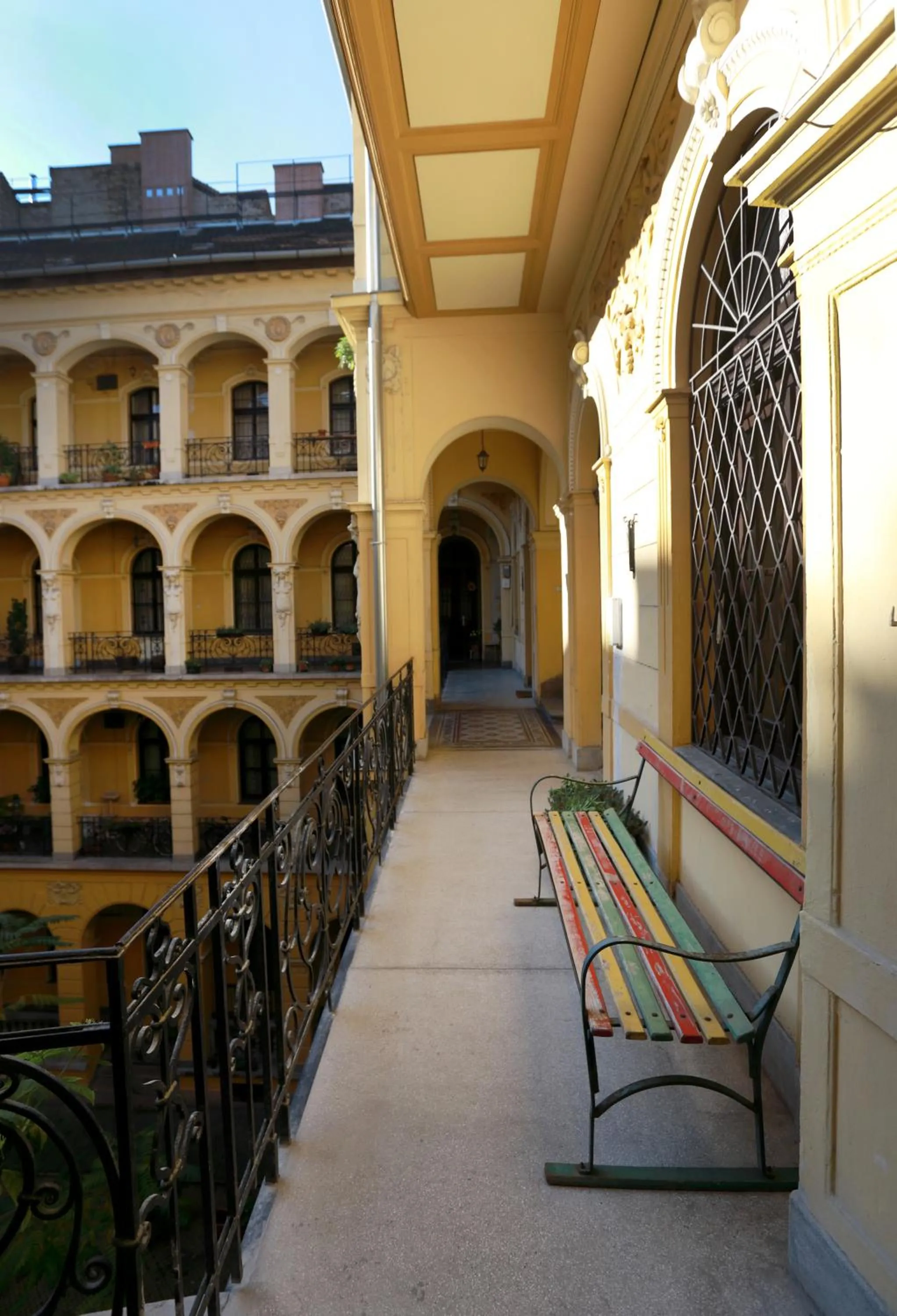 Property building in BudapeStayz - Raday Rooms