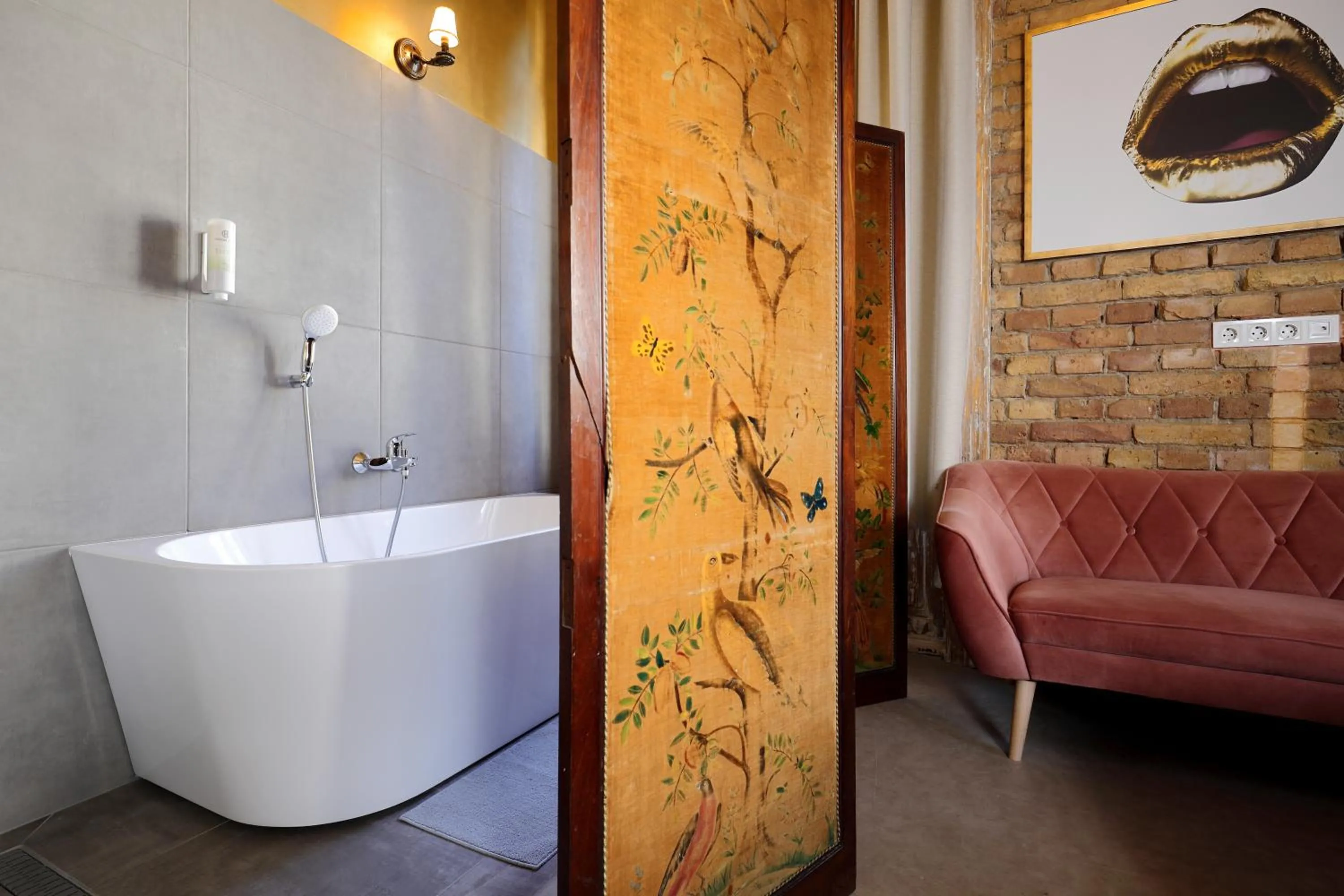 Bathroom in BudapeStayz - Raday Rooms